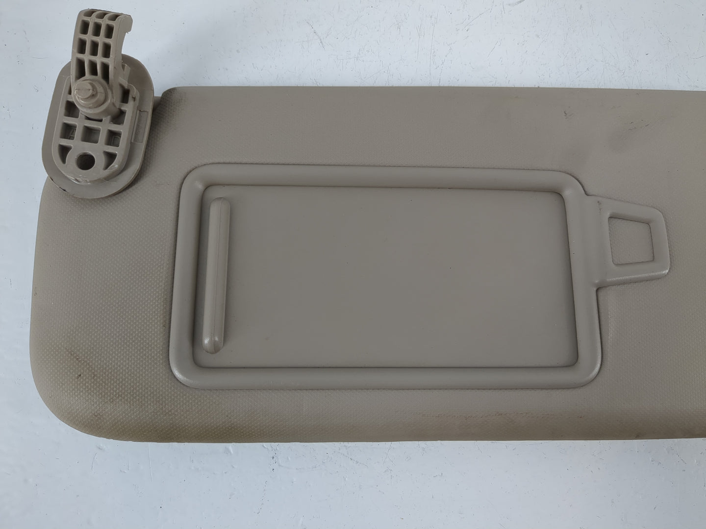 2017-2020 Hyundai Elantra Sun Visor Shade Replacement Passenger Right Mirror Fits Fits 2017 2018 2019 2020 OEM Used Auto Par