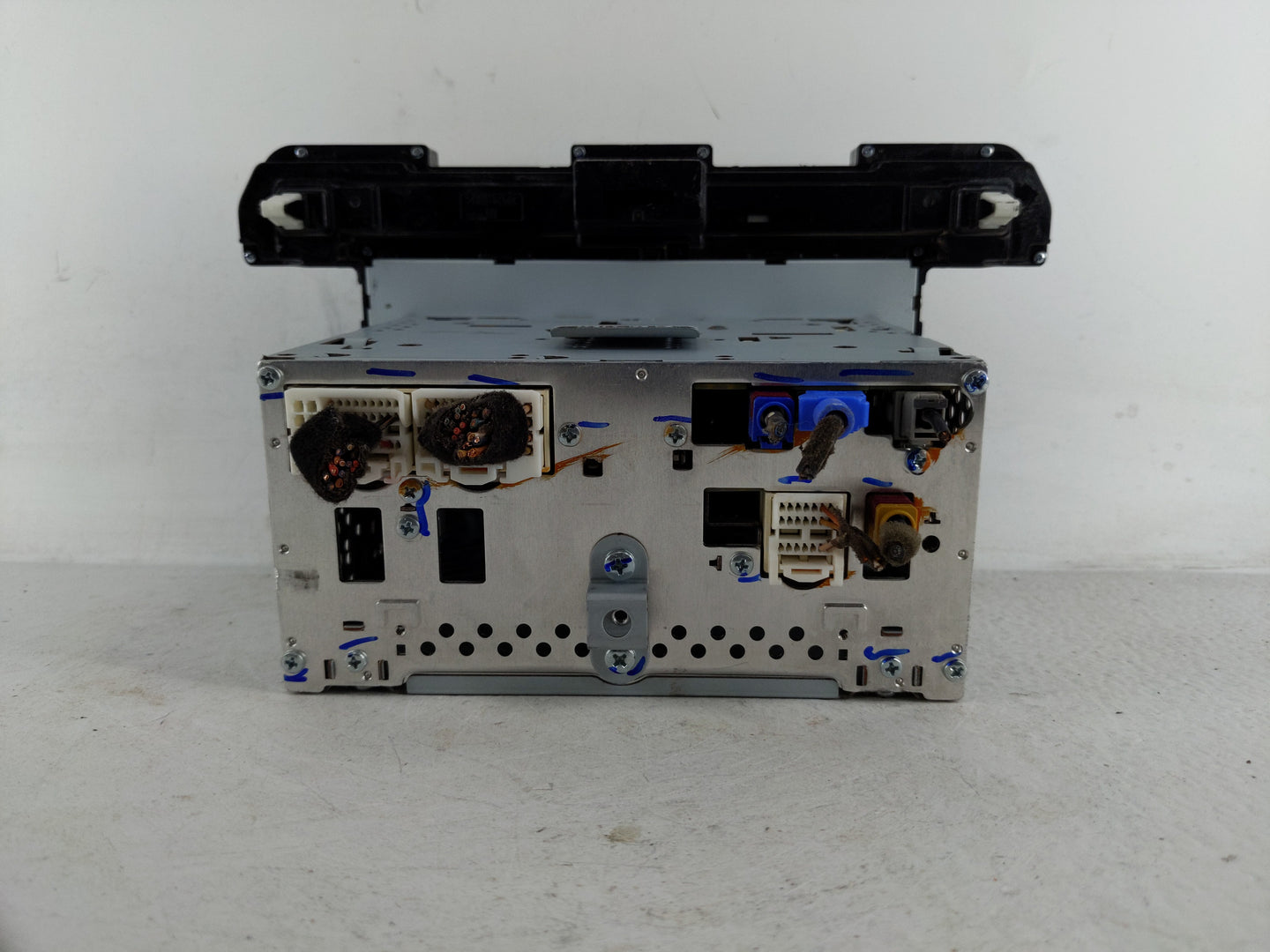 2017-2018 Hyundai Elantra Radio AM FM Cd Player Receiver Replacement P/N:96160-F2100UAT Fits Fits 2017 2018 OEM Used Auto Pa