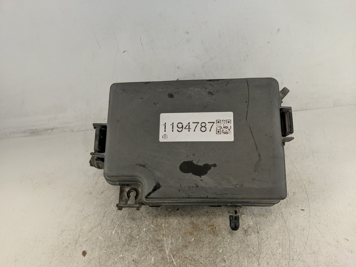 2017 Hyundai Elantra Fusebox Fuse Box Panel Relay Module Fits OEM Used Auto Parts - Oemusedautoparts1.com