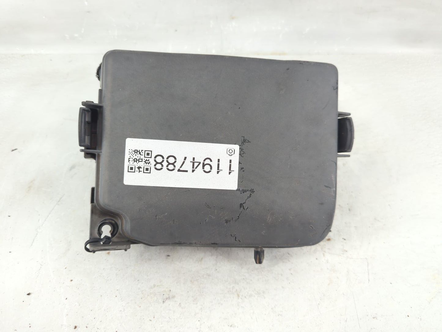 2016-2017 Hyundai Elantra Fusebox Fuse Box Panel Relay Module P/N:91950-A5742 Fits Fits 2016 2017 OEM Used Auto Parts - Oemu