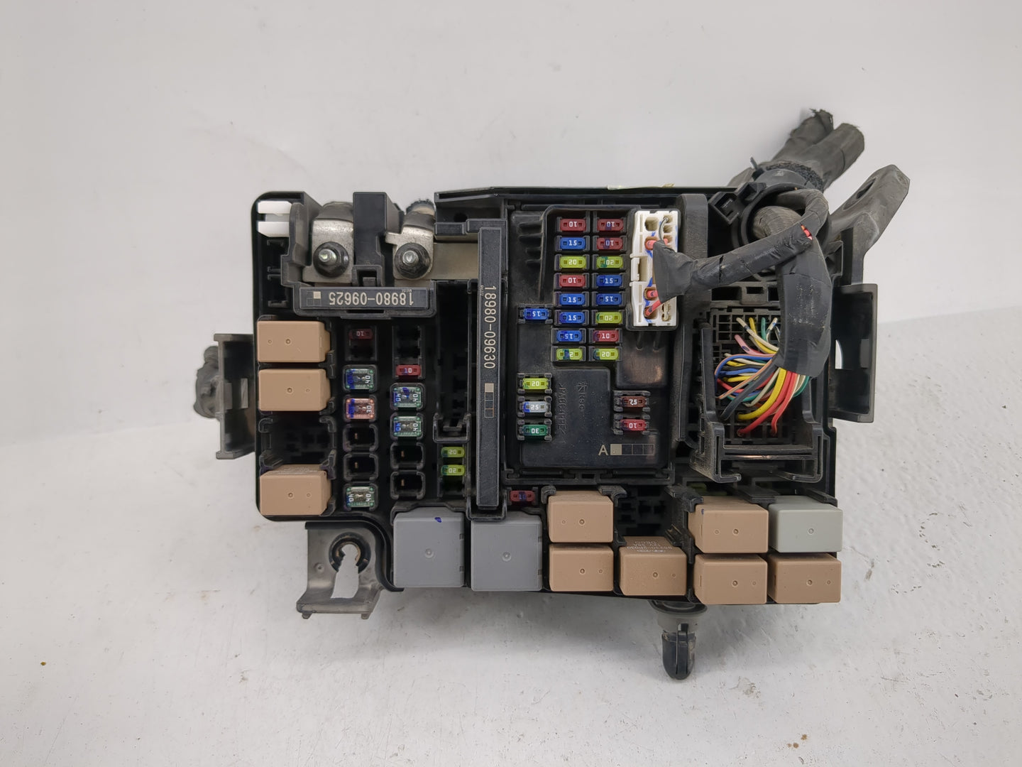 2017 Hyundai Elantra Fusebox Fuse Box Panel Relay Module P/N:91956-F2020 Fits OEM Used Auto Parts - Oemusedautoparts1.com