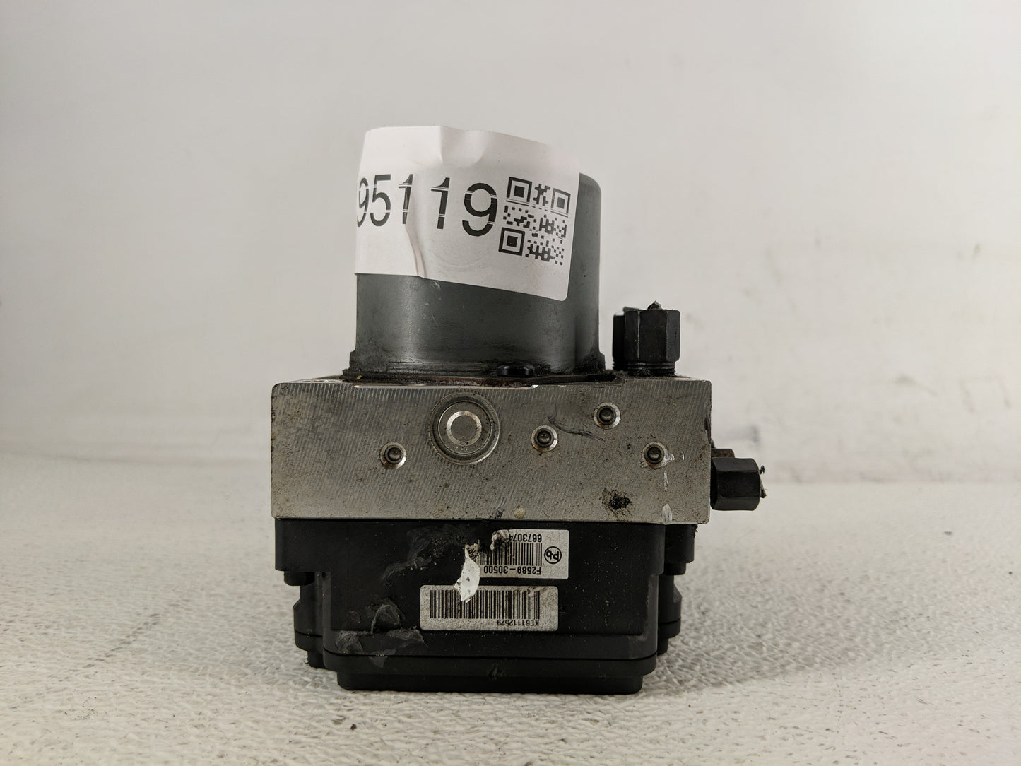 2017-2019 Hyundai Elantra ABS Pump Control Module Replacement P/N:58900-F2500 Fits Fits 2017 2018 2019 OEM Used Auto Parts -