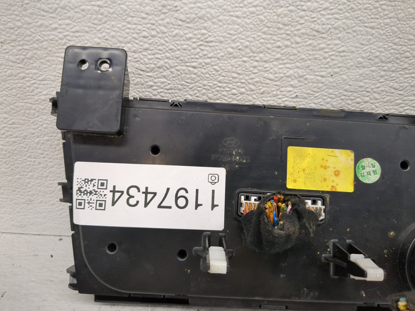 2017-2018 Hyundai Elantra Climate Control Module Temperature AC/Heater Replacement Fits Fits 2017 2018 OEM Used Auto Parts -