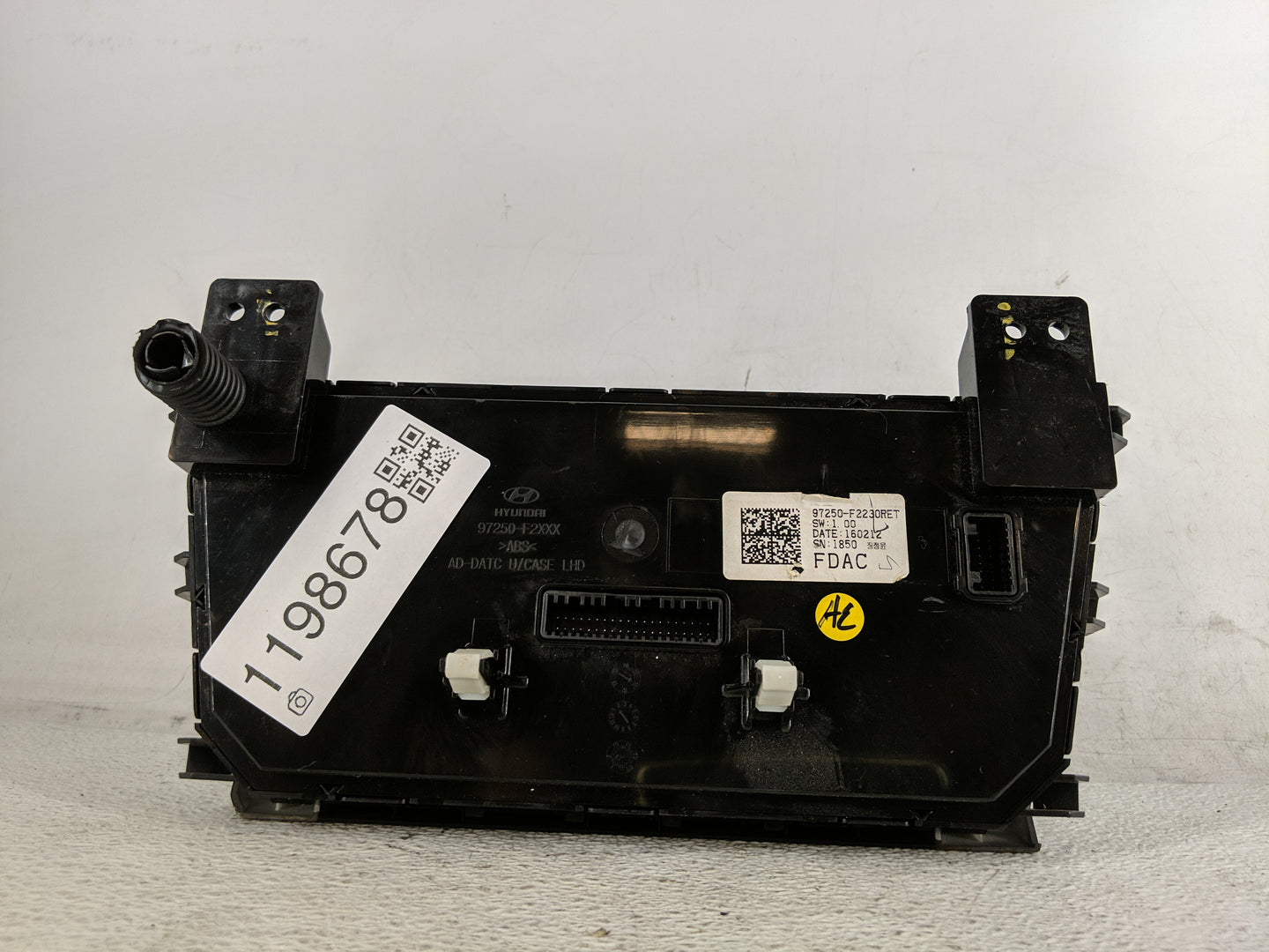 2017-2018 Hyundai Elantra Climate Control Module Temperature AC/Heater Replacement P/N:97250-F2230RET Fits Fits 2017 2018 OE