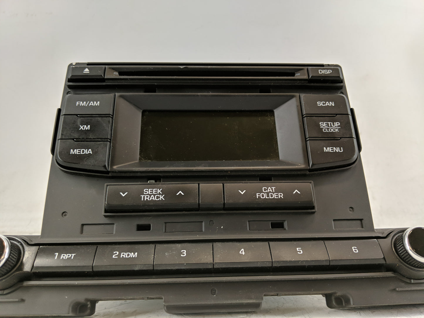 2017-2018 Hyundai Elantra Radio AM FM Cd Player Receiver Replacement Fits Fits 2017 2018 OEM Used Auto Parts - Oemusedautopa