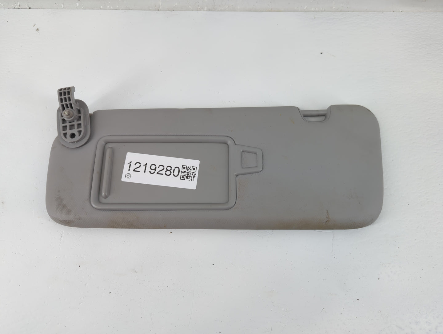 2017-2020 Hyundai Elantra Sun Visor Shade Replacement Driver Left Mirror Fits Fits 2017 2018 2019 2020 OEM Used Auto Parts -