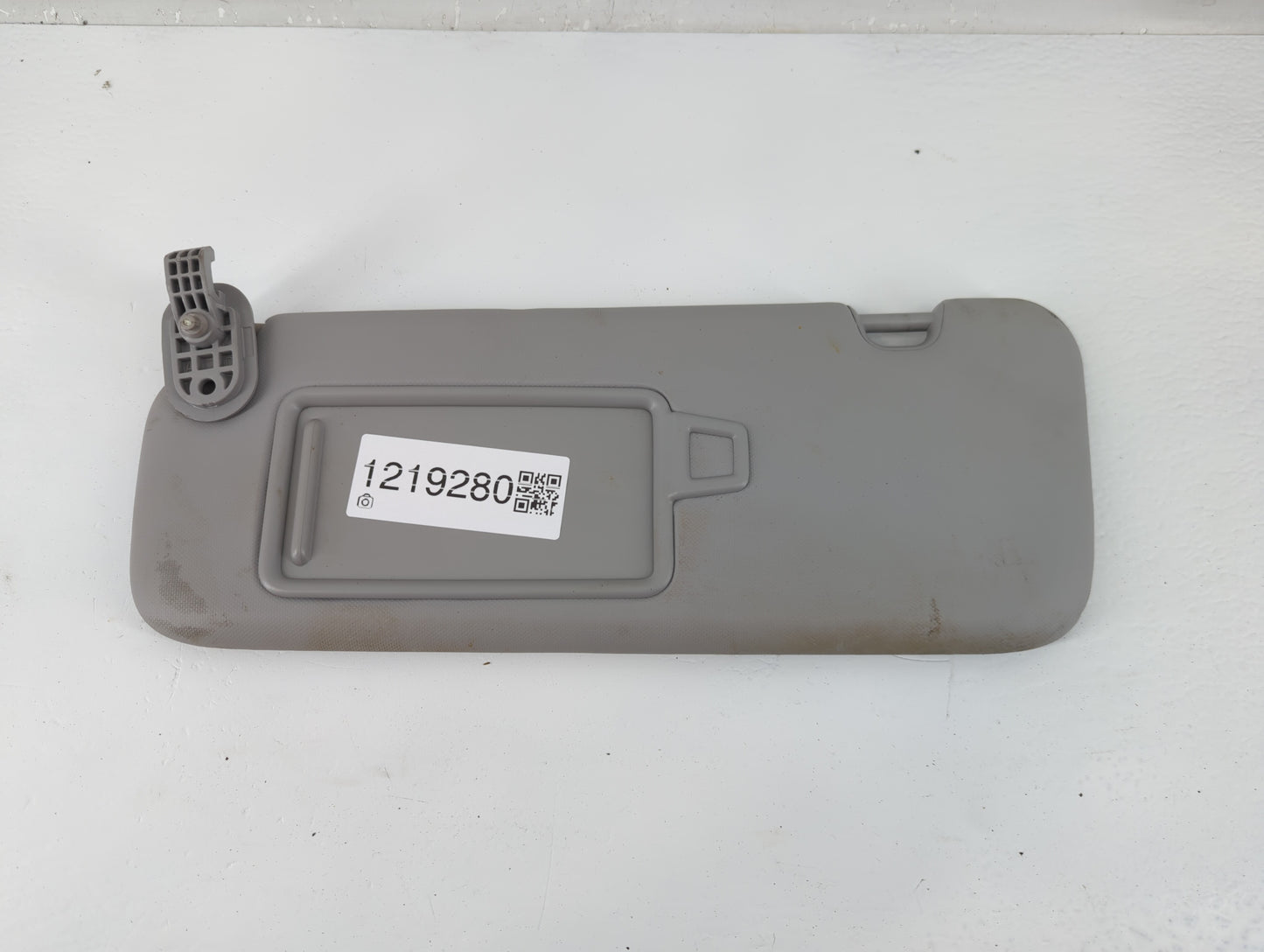 2017-2020 Hyundai Elantra Sun Visor Shade Replacement Driver Left Mirror Fits Fits 2017 2018 2019 2020 OEM Used Auto Parts -