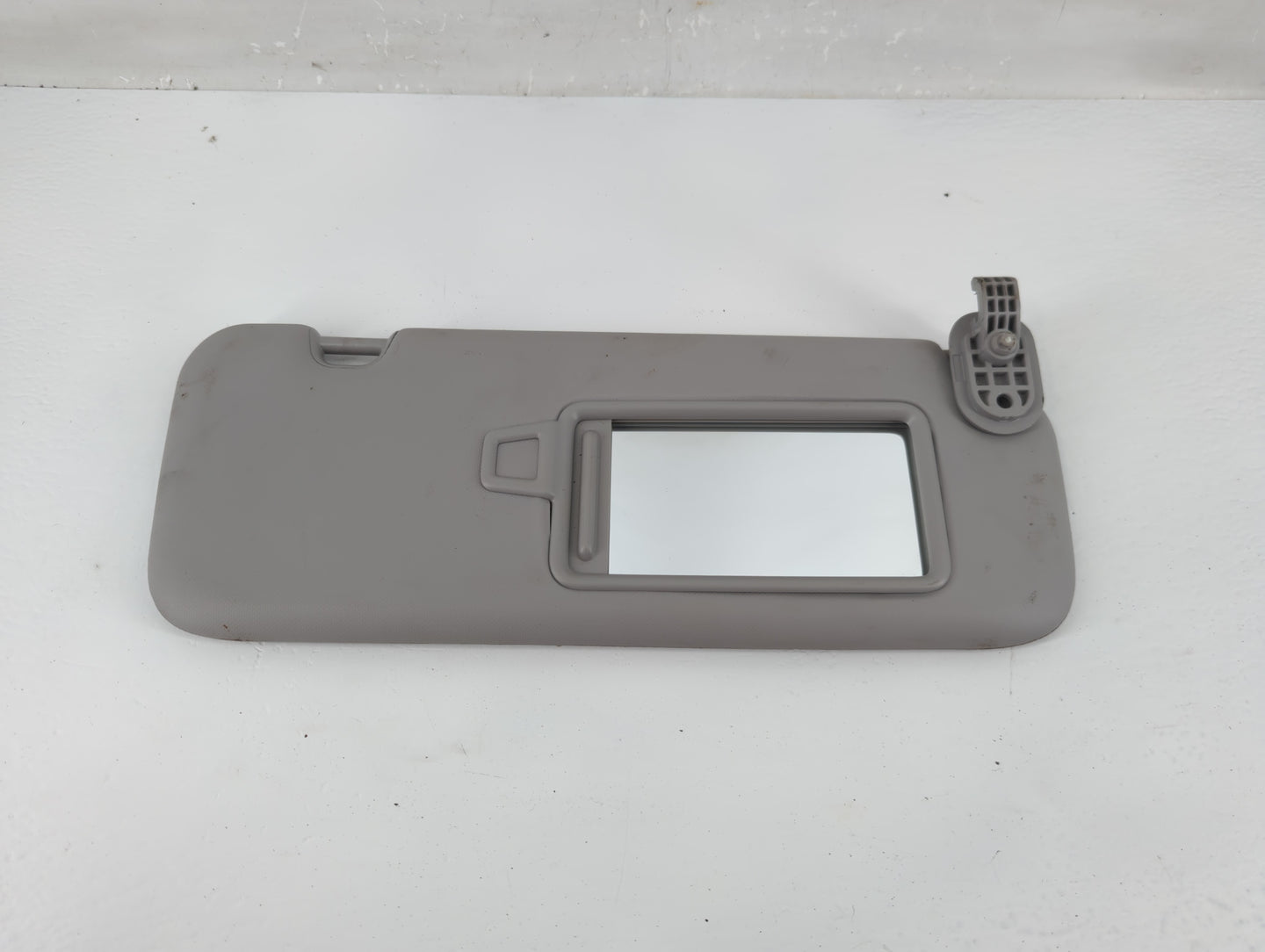 2017-2020 Hyundai Elantra Sun Visor Shade Replacement Passenger Right Mirror Fits Fits 2017 2018 2019 2020 OEM Used Auto Par
