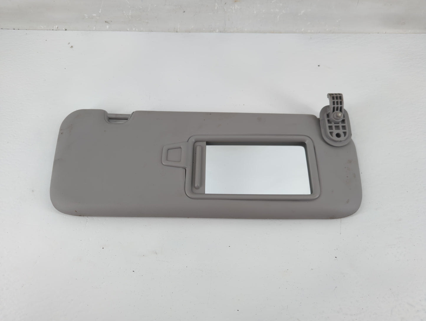 2017-2020 Hyundai Elantra Sun Visor Shade Replacement Passenger Right Mirror Fits Fits 2017 2018 2019 2020 OEM Used Auto Par