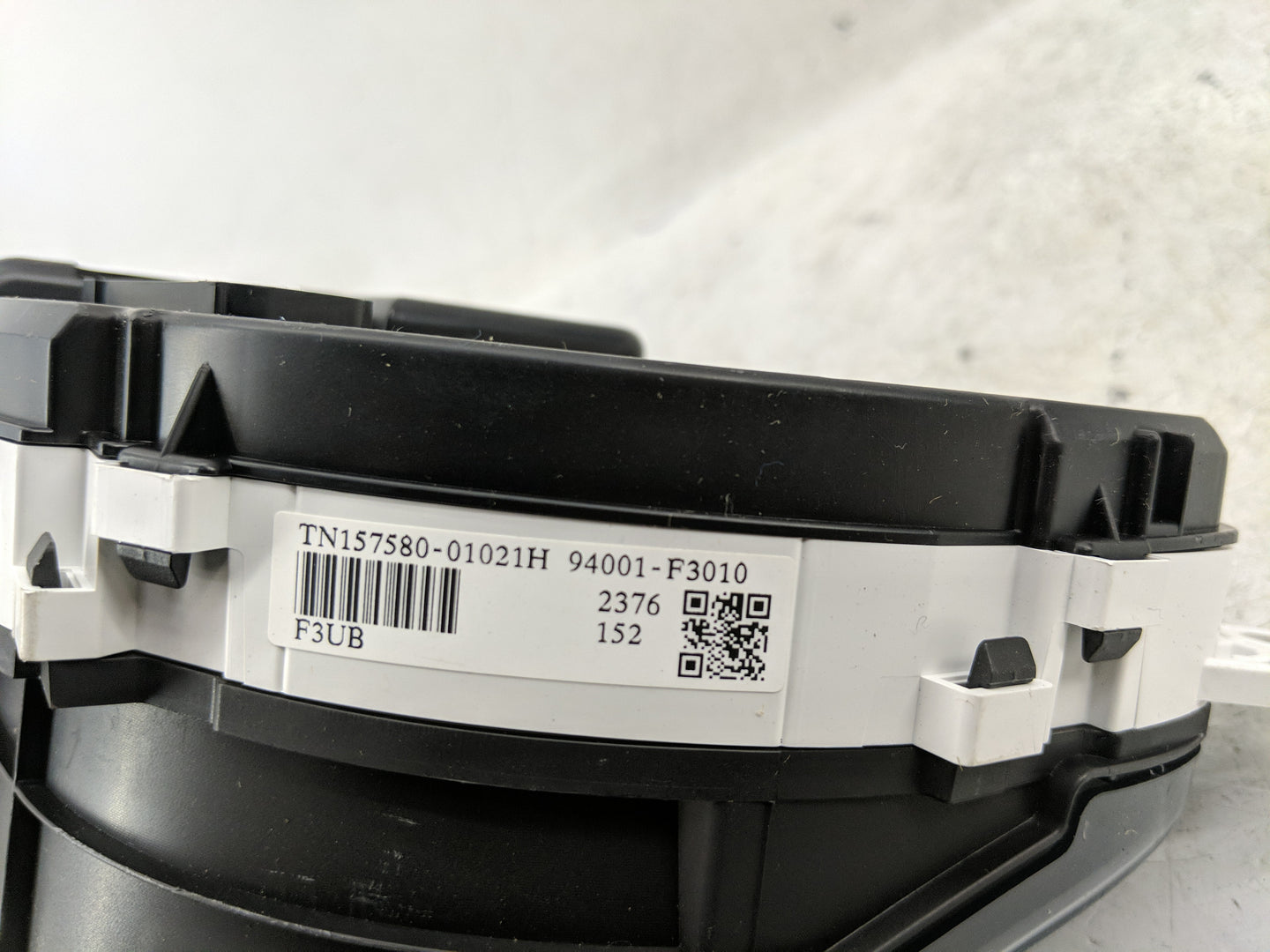 2017-2018 Hyundai Elantra Instrument Cluster Speedometer Gauges P/N:94001-F3010 Fits Fits 2017 2018 OEM Used Auto Parts - Oe