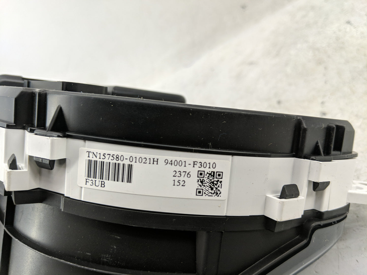 2017-2018 Hyundai Elantra Instrument Cluster Speedometer Gauges P/N:94001-F3010 Fits Fits 2017 2018 OEM Used Auto Parts - Oe