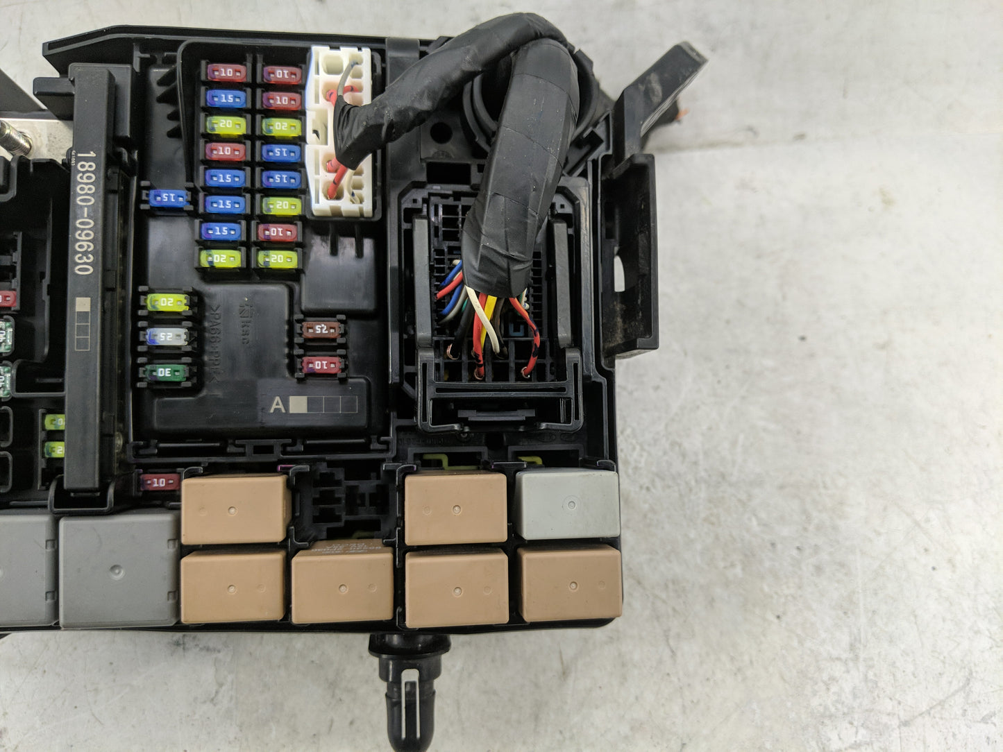 2017 Hyundai Elantra Fusebox Fuse Box Panel Relay Module Fits OEM Used Auto Parts - Oemusedautoparts1.com