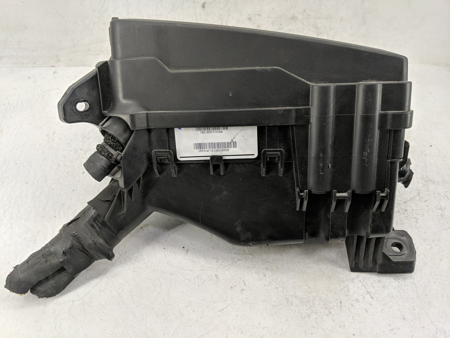 2017 Hyundai Elantra Fusebox Fuse Box Panel Relay Module Fits OEM Used Auto Parts - Oemusedautoparts1.com