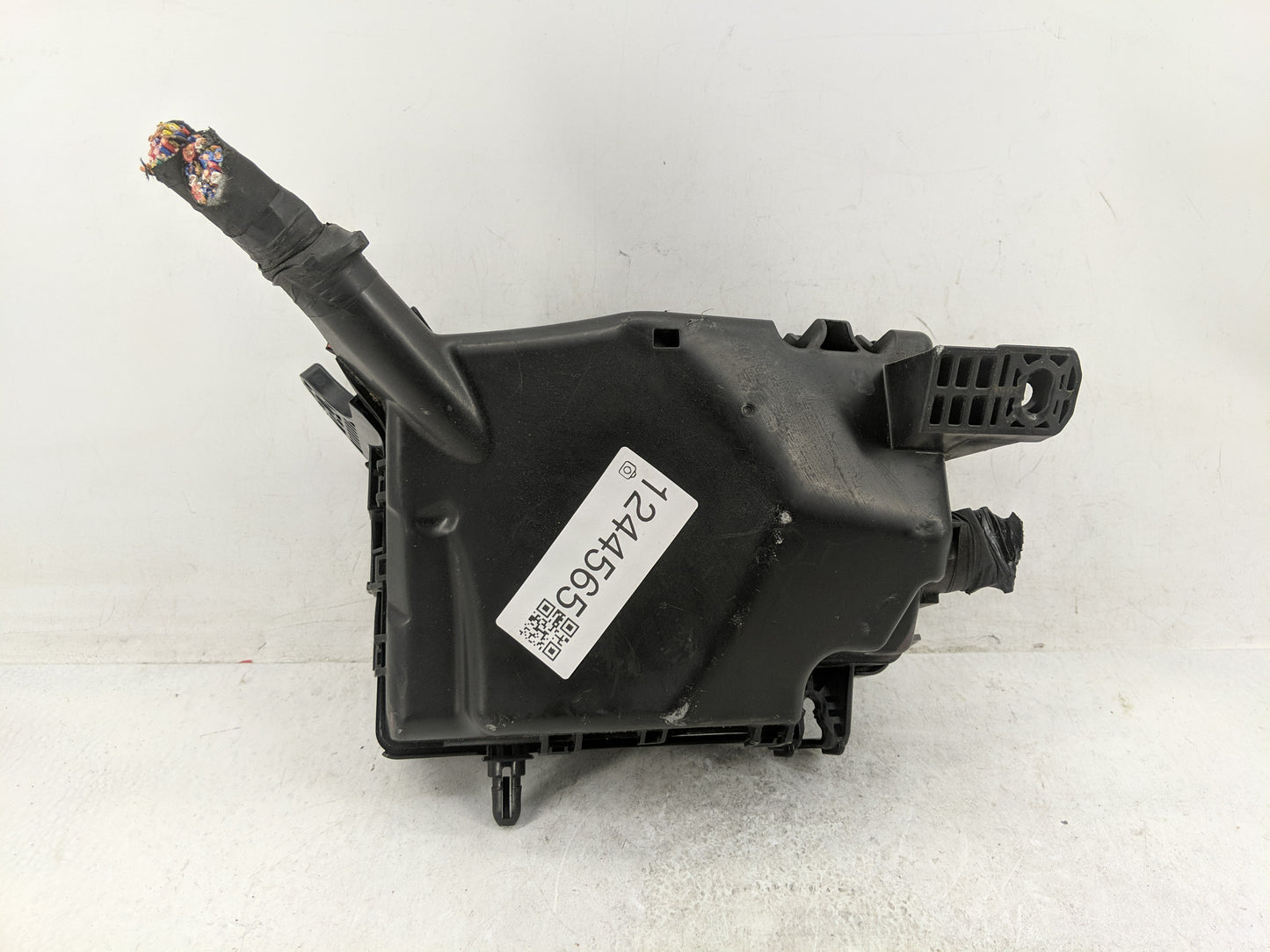 2017 Hyundai Elantra Fusebox Fuse Box Panel Relay Module Fits OEM Used Auto Parts - Oemusedautoparts1.com