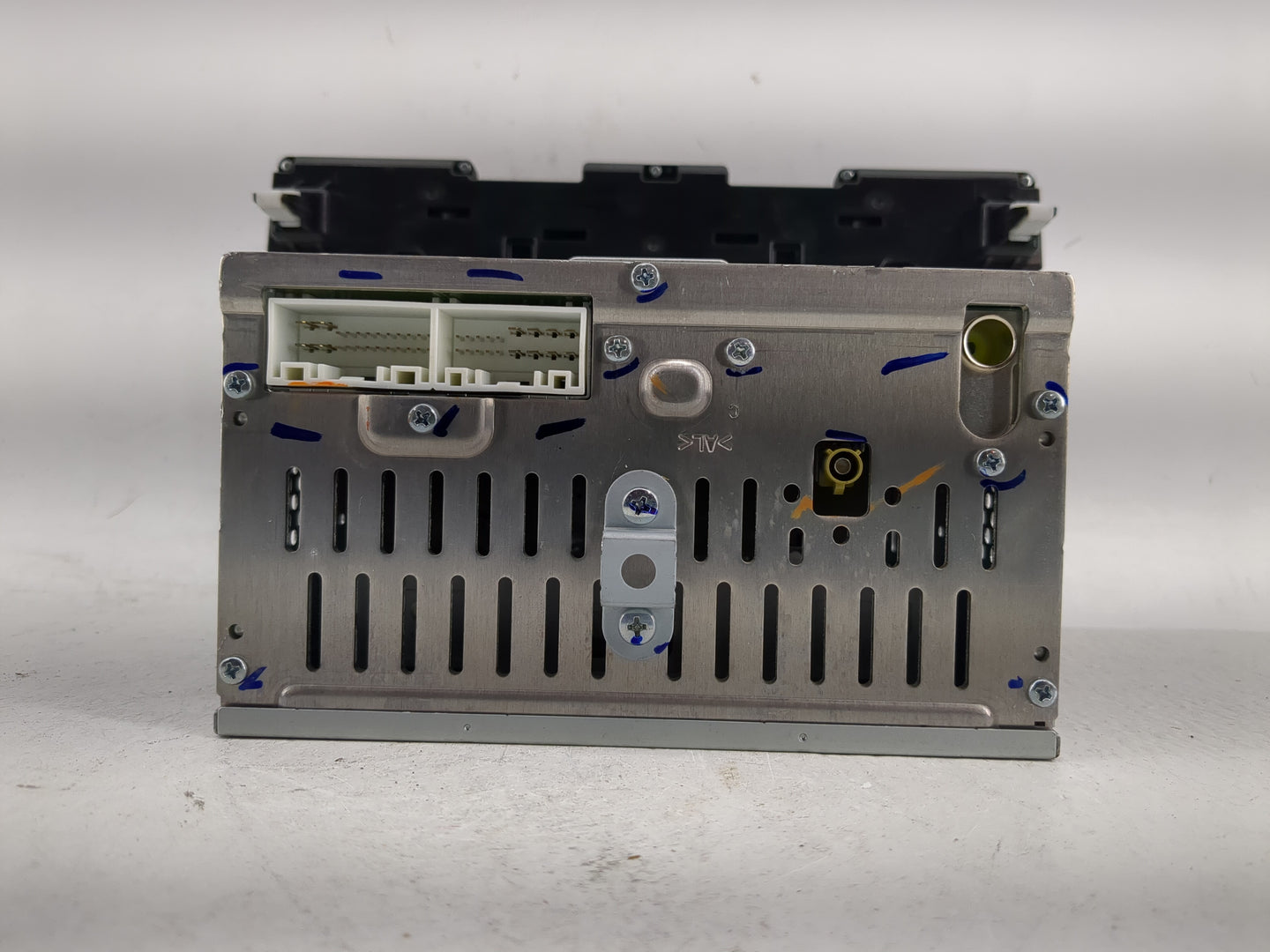 2017-2018 Hyundai Elantra Radio AM FM Cd Player Receiver Replacement P/N:96170-F2100UAT Fits Fits 2017 2018 OEM Used Auto Pa