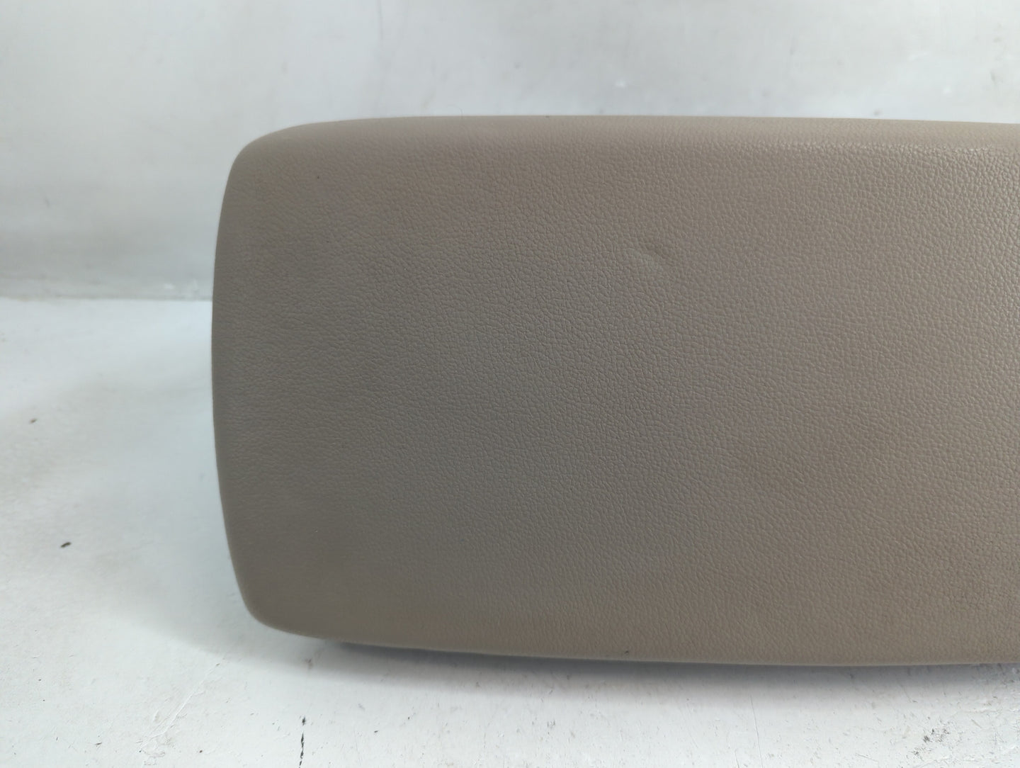 2017 Hyundai Elantra Center Console Armrest Cover Lid Fits OEM Used Auto Parts - Oemusedautoparts1.com