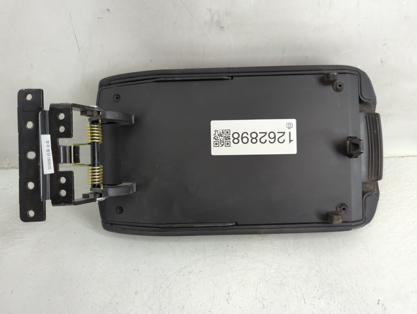 2017 Hyundai Elantra Center Console Armrest Cover Lid Fits OEM Used Auto Parts - Oemusedautoparts1.com
