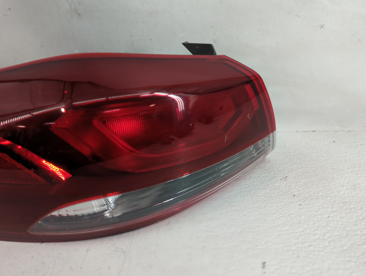 2017-2018 Hyundai Elantra Tail Light Assembly Driver Left OEM P/N:92401-F30 Fits Fits 2017 2018 OEM Used Auto Parts - Oemuse