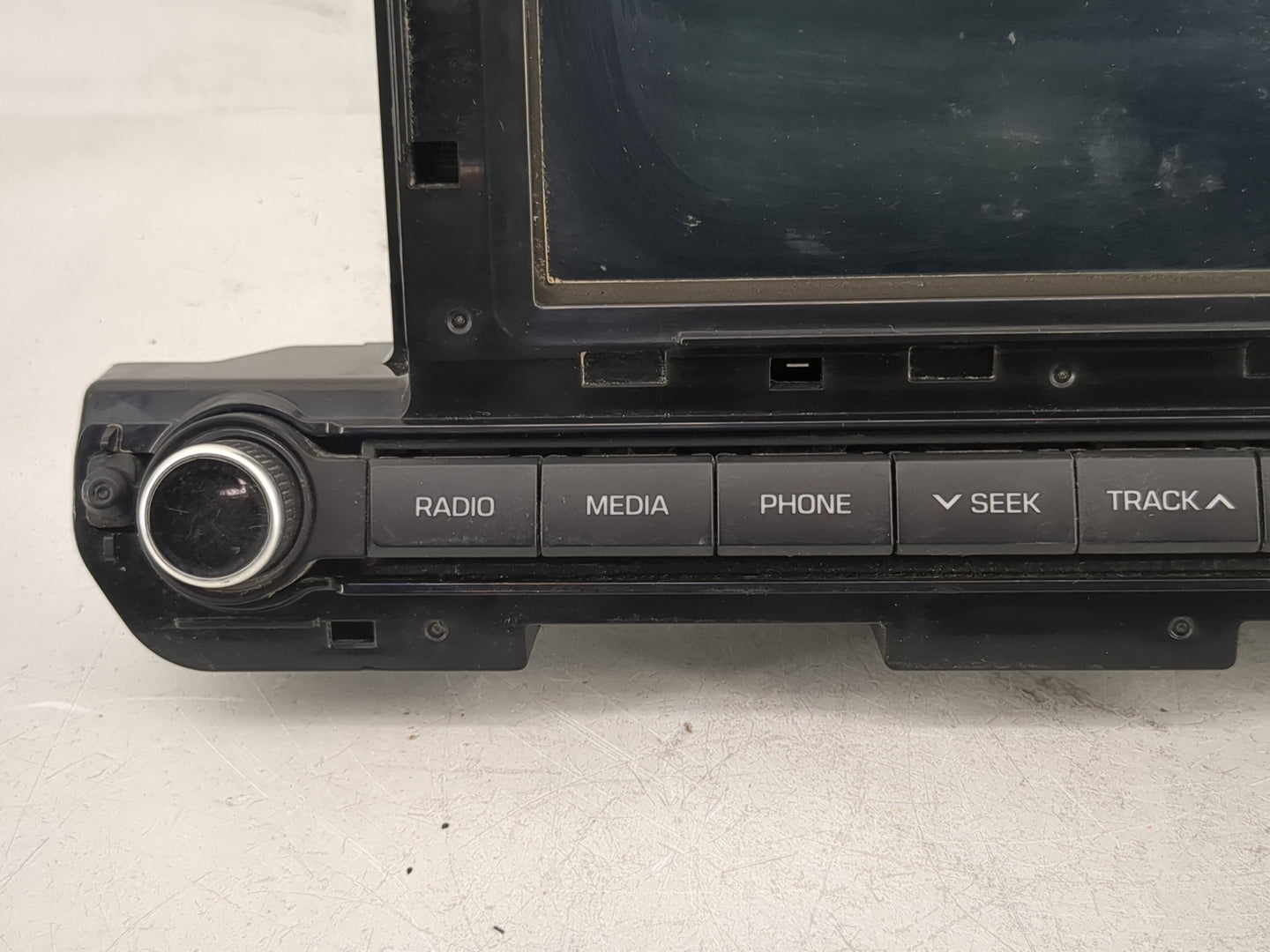 2017-2018 Hyundai Elantra Radio AM FM Cd Player Receiver Replacement P/N:96160-F2101UAT Fits Fits 2017 2018 OEM Used Auto Pa