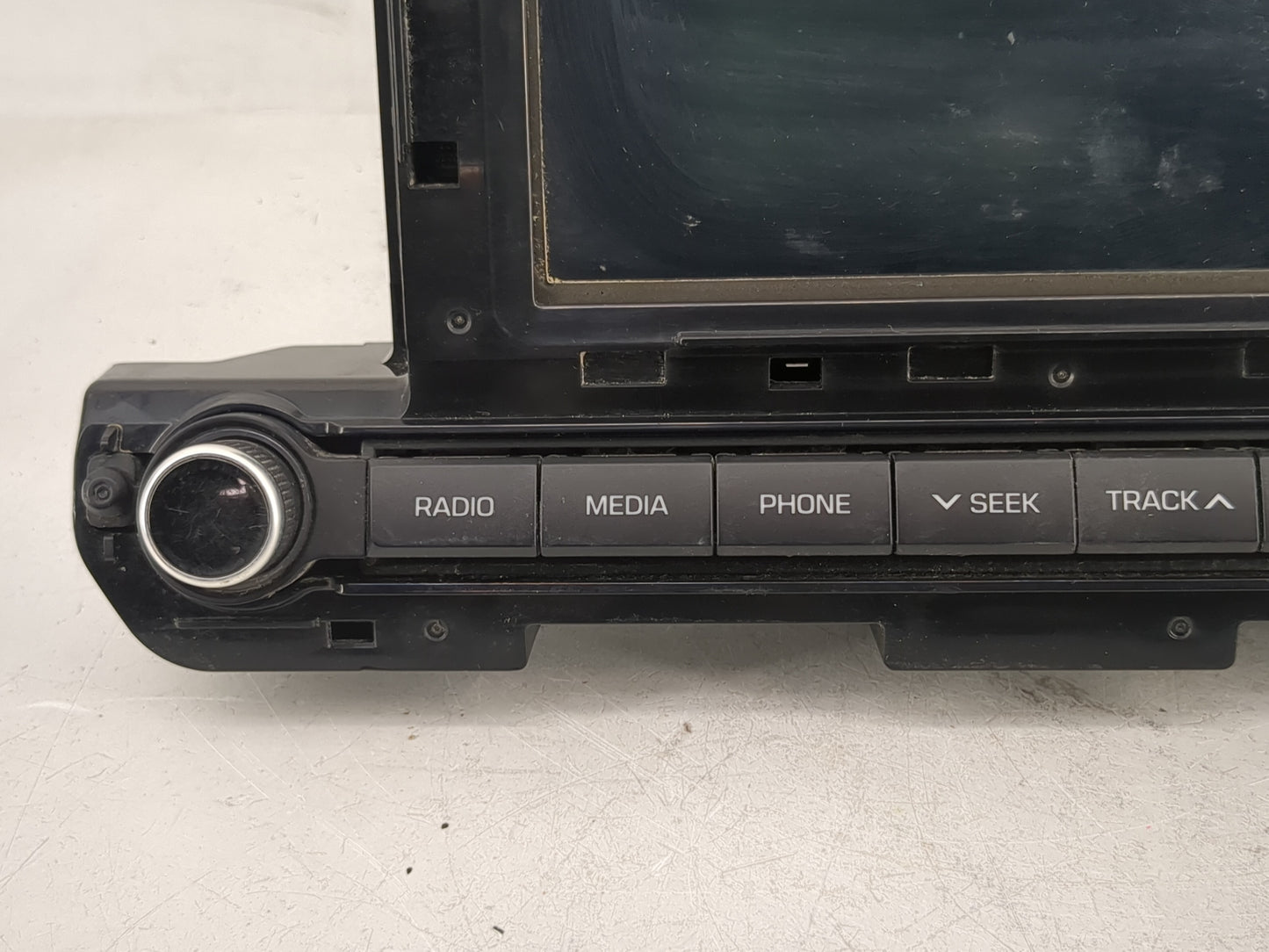 2017-2018 Hyundai Elantra Radio AM FM Cd Player Receiver Replacement P/N:96160-F2101UAT Fits Fits 2017 2018 OEM Used Auto Pa