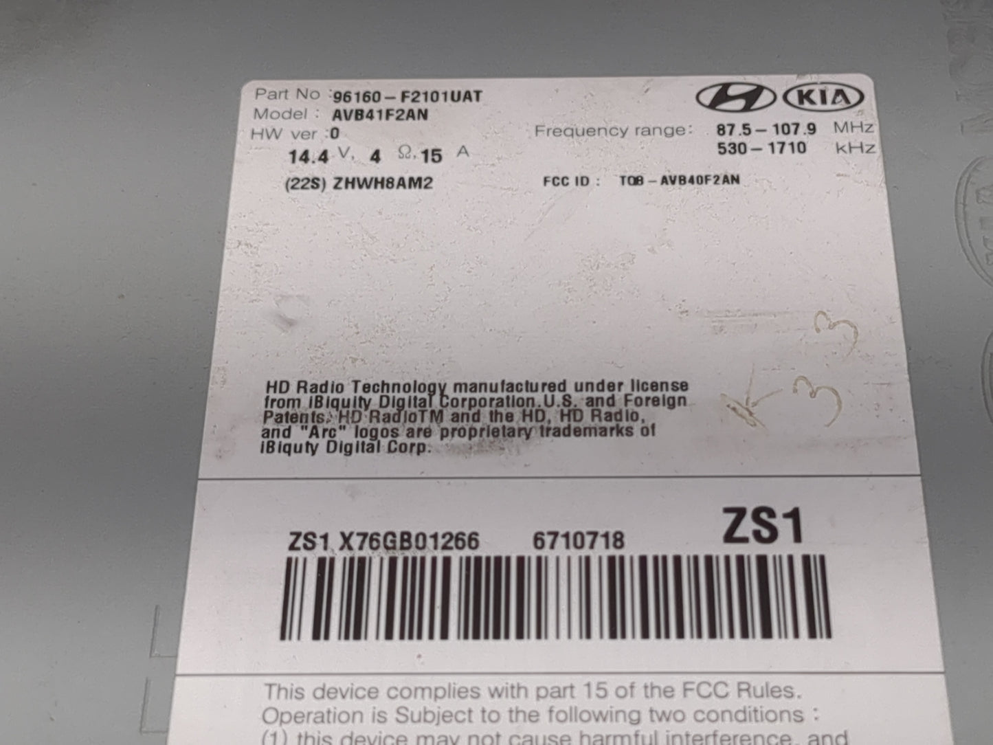 2017-2018 Hyundai Elantra Radio AM FM Cd Player Receiver Replacement P/N:96160-F2101UAT Fits Fits 2017 2018 OEM Used Auto Pa