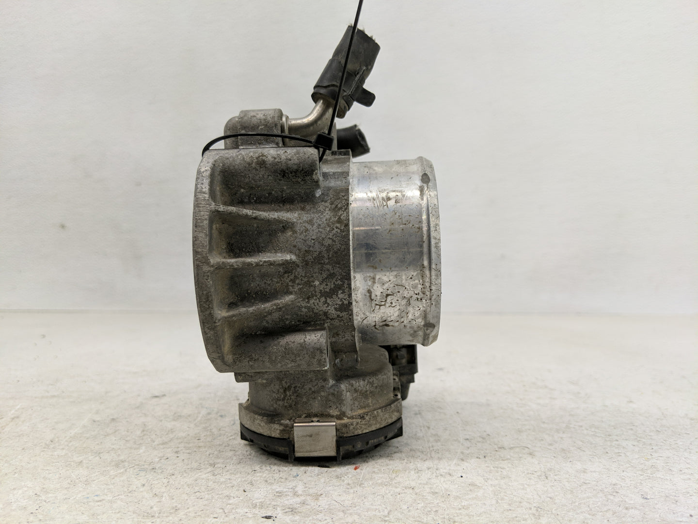 2011-2020 Hyundai Elantra Throttle Body P/N:35100-2G700 Fits Fits 2011 2012 2013 2014 2015 2016 2017 2018 2019 2020 2021 OEM