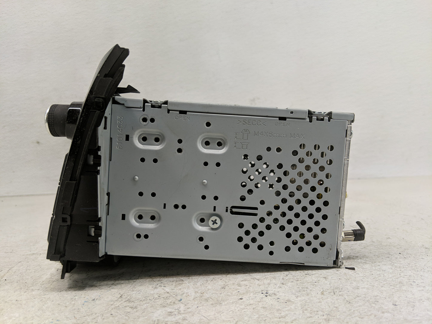 2016-2017 Hyundai Elantra Radio AM FM Cd Player Receiver Replacement P/N:96170-A5270GU 96170-A5260G Fits Fits 2016 2017 OEM 