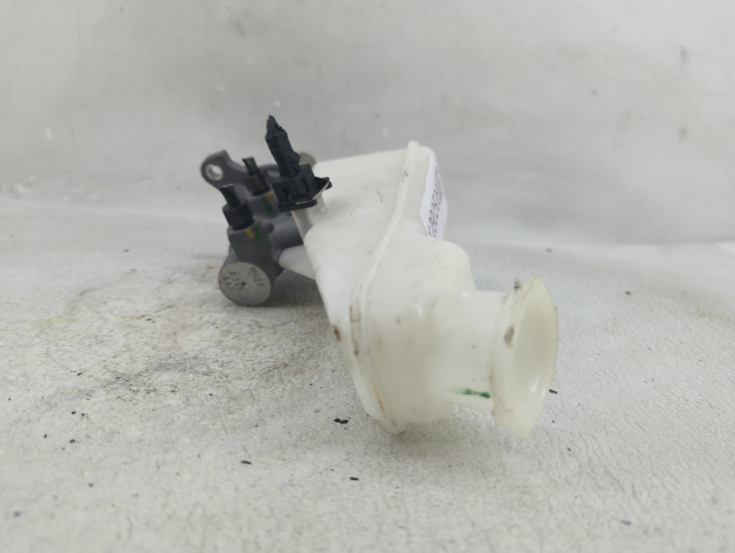 2017-2019 Hyundai Elantra Brake Master Cylinder - Oemusedautoparts1.com