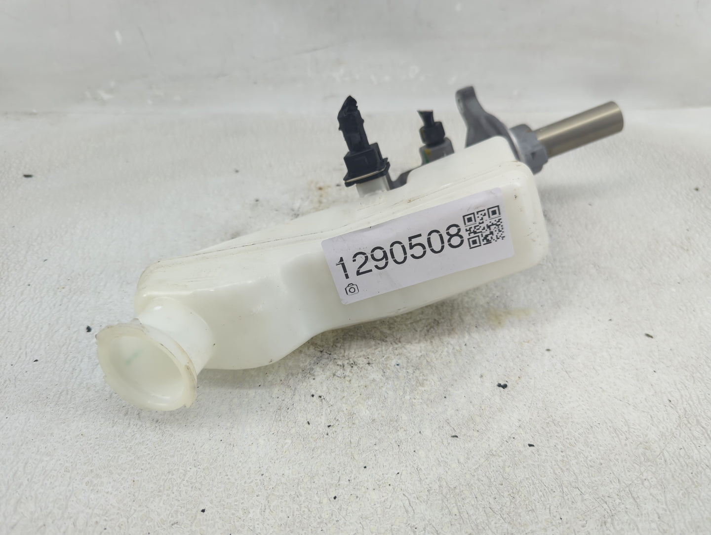 2017-2019 Hyundai Elantra Brake Master Cylinder - Oemusedautoparts1.com