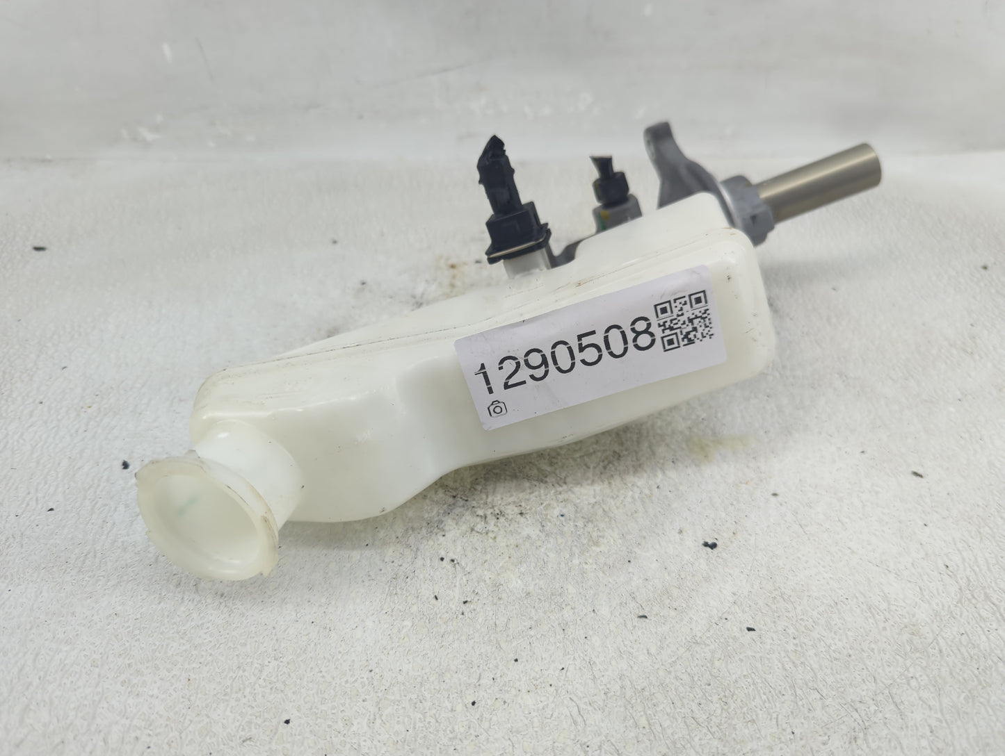 2017-2019 Hyundai Elantra Brake Master Cylinder - Oemusedautoparts1.com
