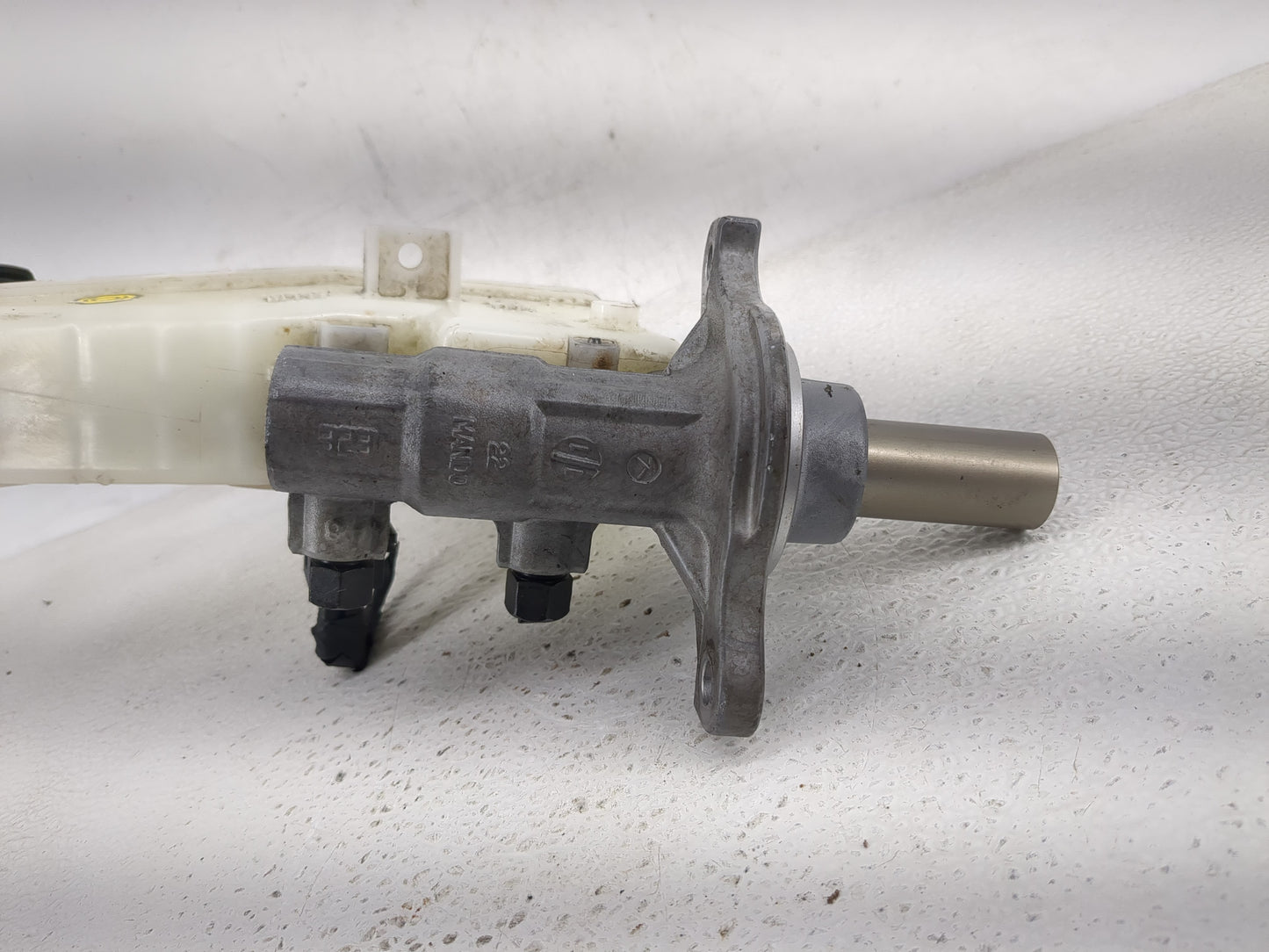 2017-2019 Hyundai Elantra Brake Master Cylinder 1292012 - Oemusedautoparts1.com