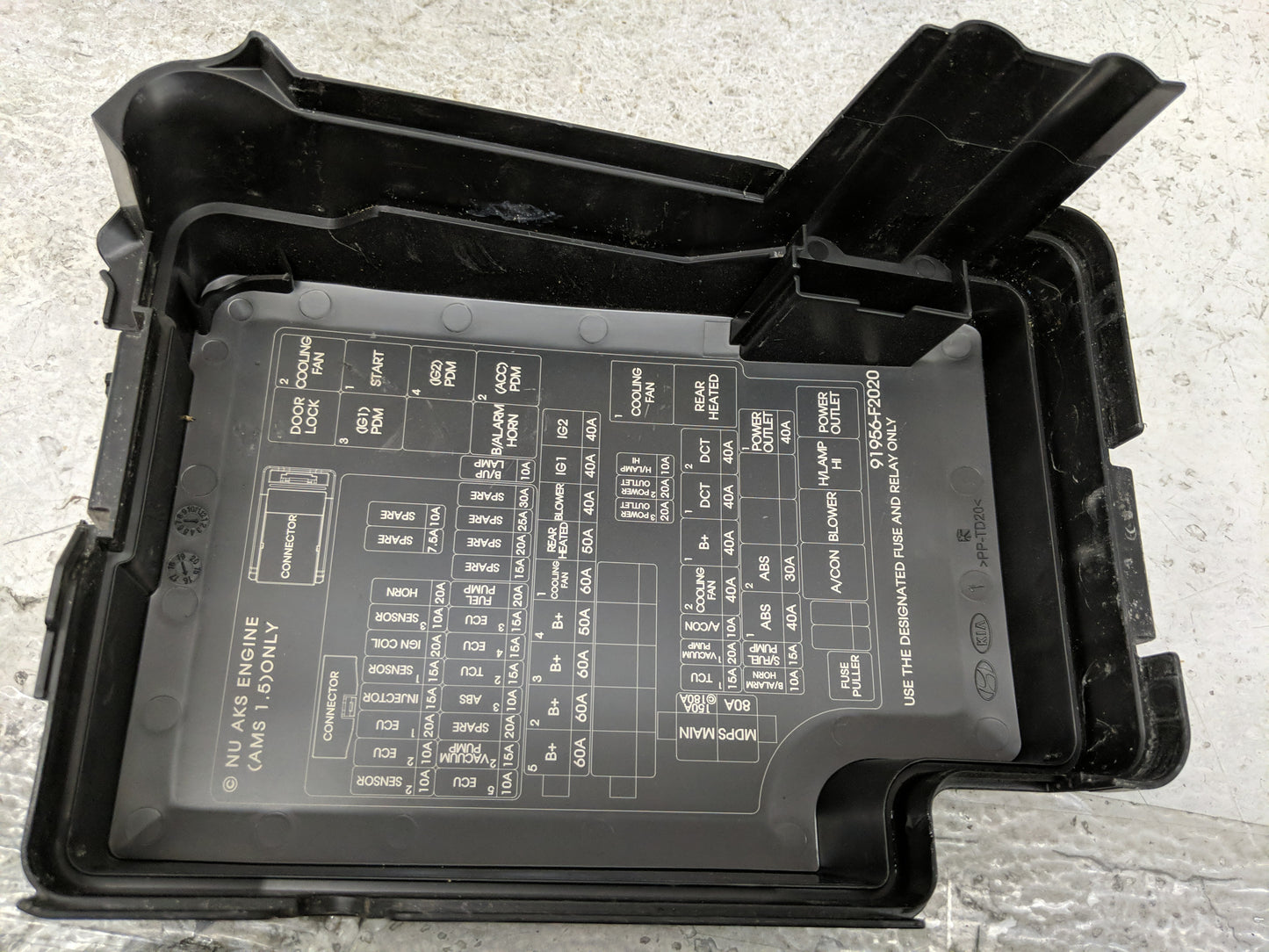 2017 Hyundai Elantra Fusebox Fuse Box Panel Relay Module P/N:919956-F2020 Fits OEM Used Auto Parts - Oemusedautoparts1.com