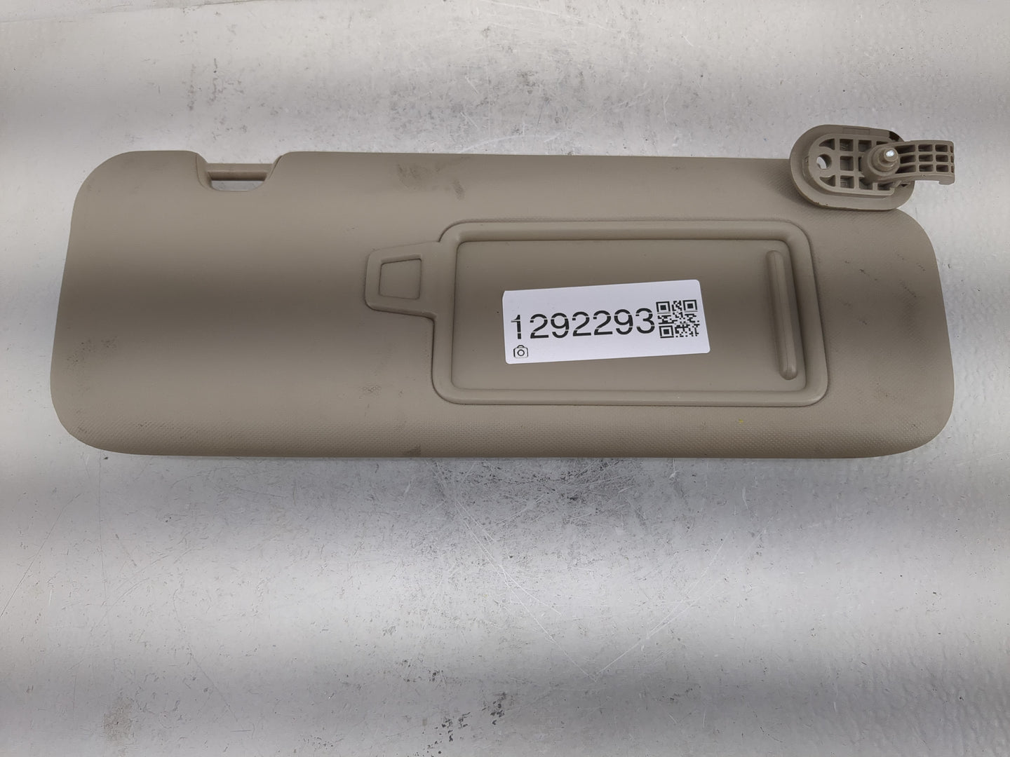 2017-2020 Hyundai Elantra Sun Visor Shade Replacement Passenger Right Mirror Fits Fits 2017 2018 2019 2020 OEM Used Auto Par