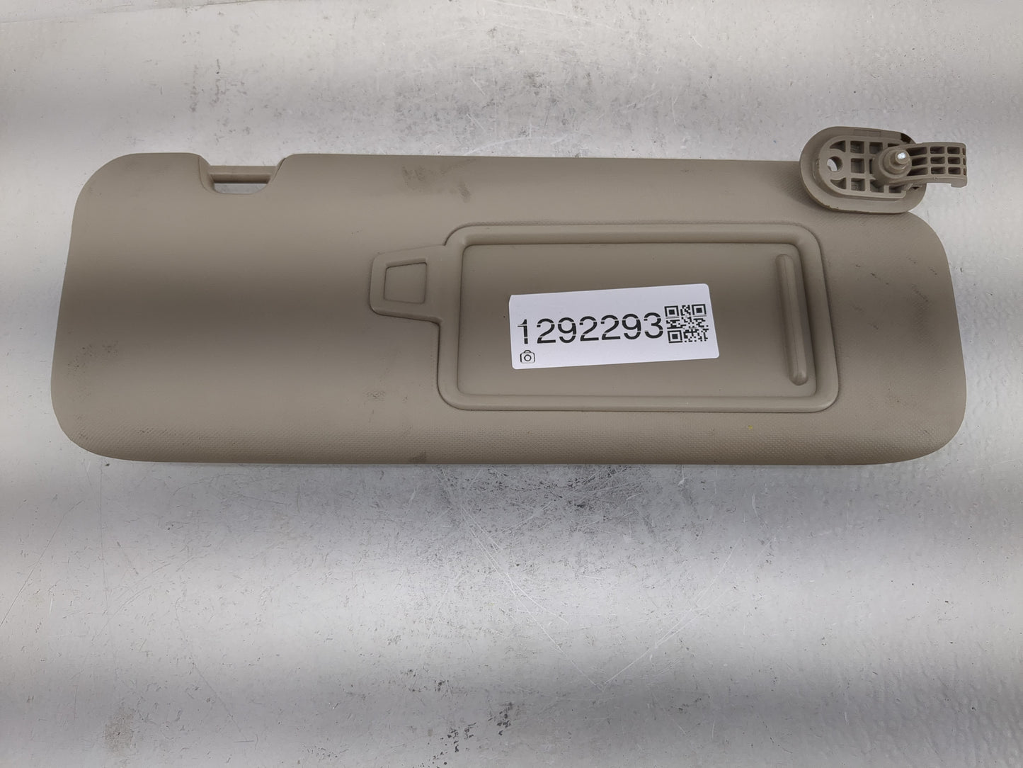 2017-2020 Hyundai Elantra Sun Visor Shade Replacement Passenger Right Mirror Fits Fits 2017 2018 2019 2020 OEM Used Auto Par