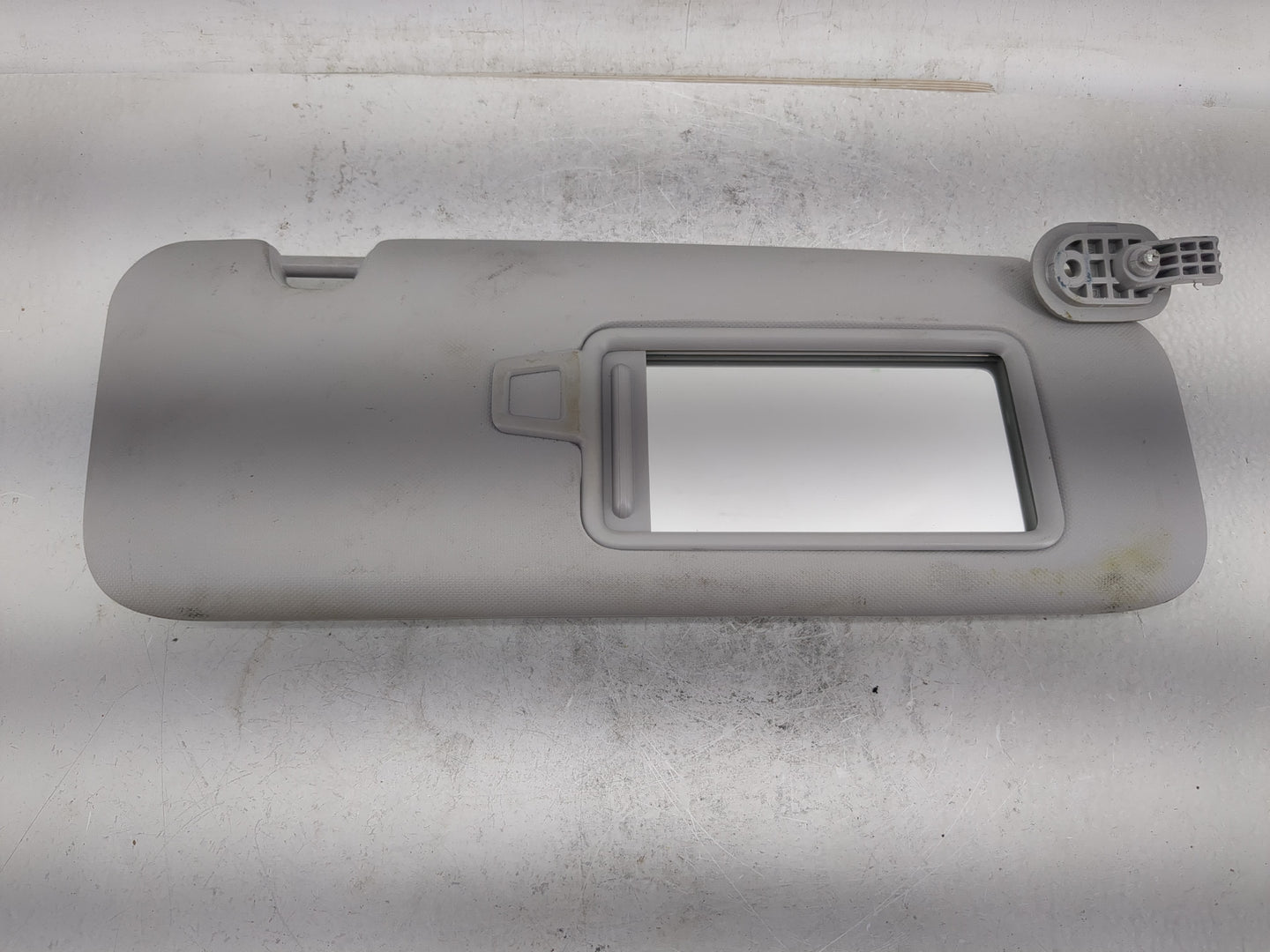2017-2020 Hyundai Elantra Sun Visor Shade Replacement Passenger Right Mirror Fits Fits 2017 2018 2019 2020 OEM Used Auto Par