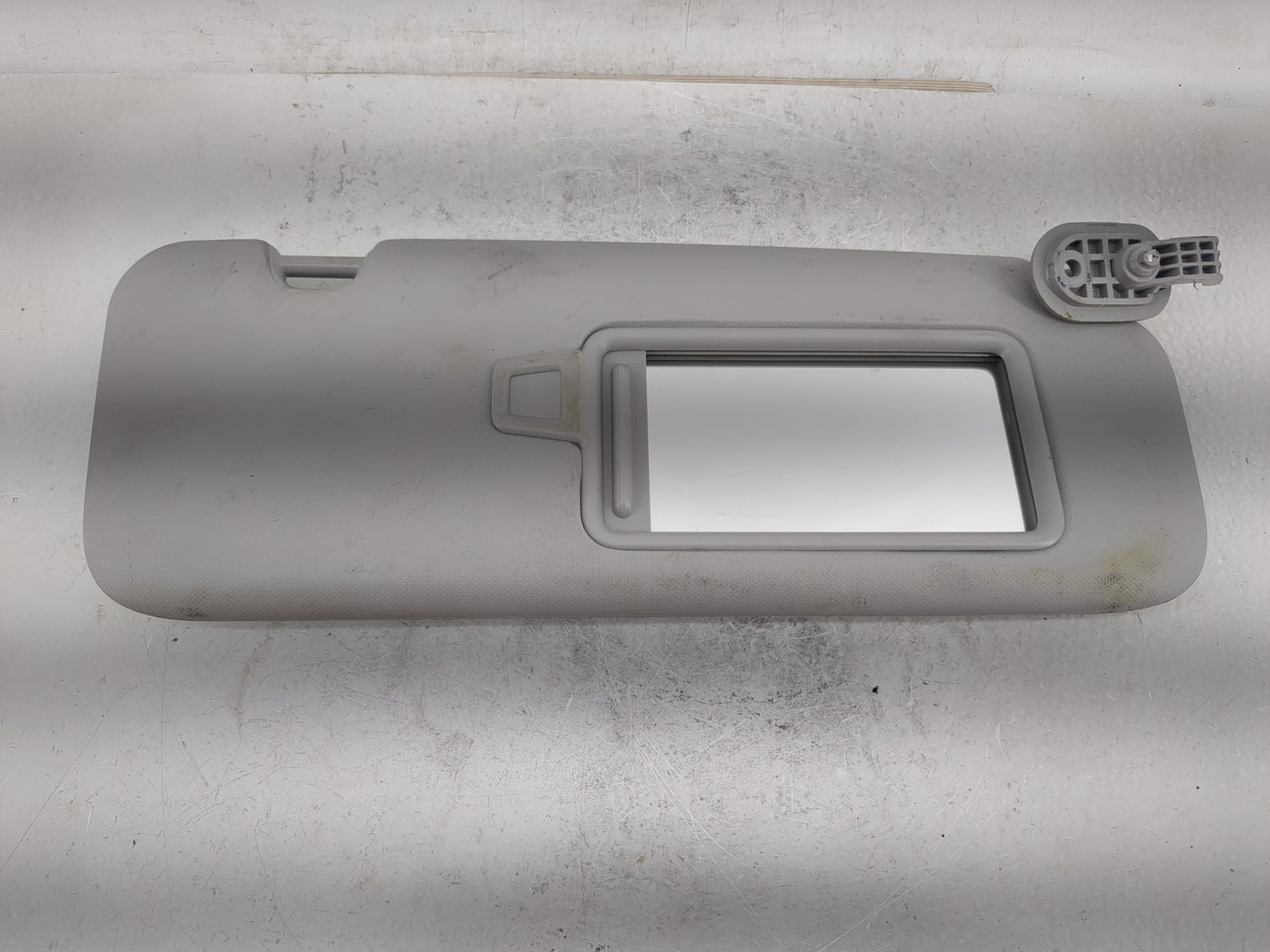2017-2020 Hyundai Elantra Sun Visor Shade Replacement Passenger Right Mirror Fits Fits 2017 2018 2019 2020 OEM Used Auto Par