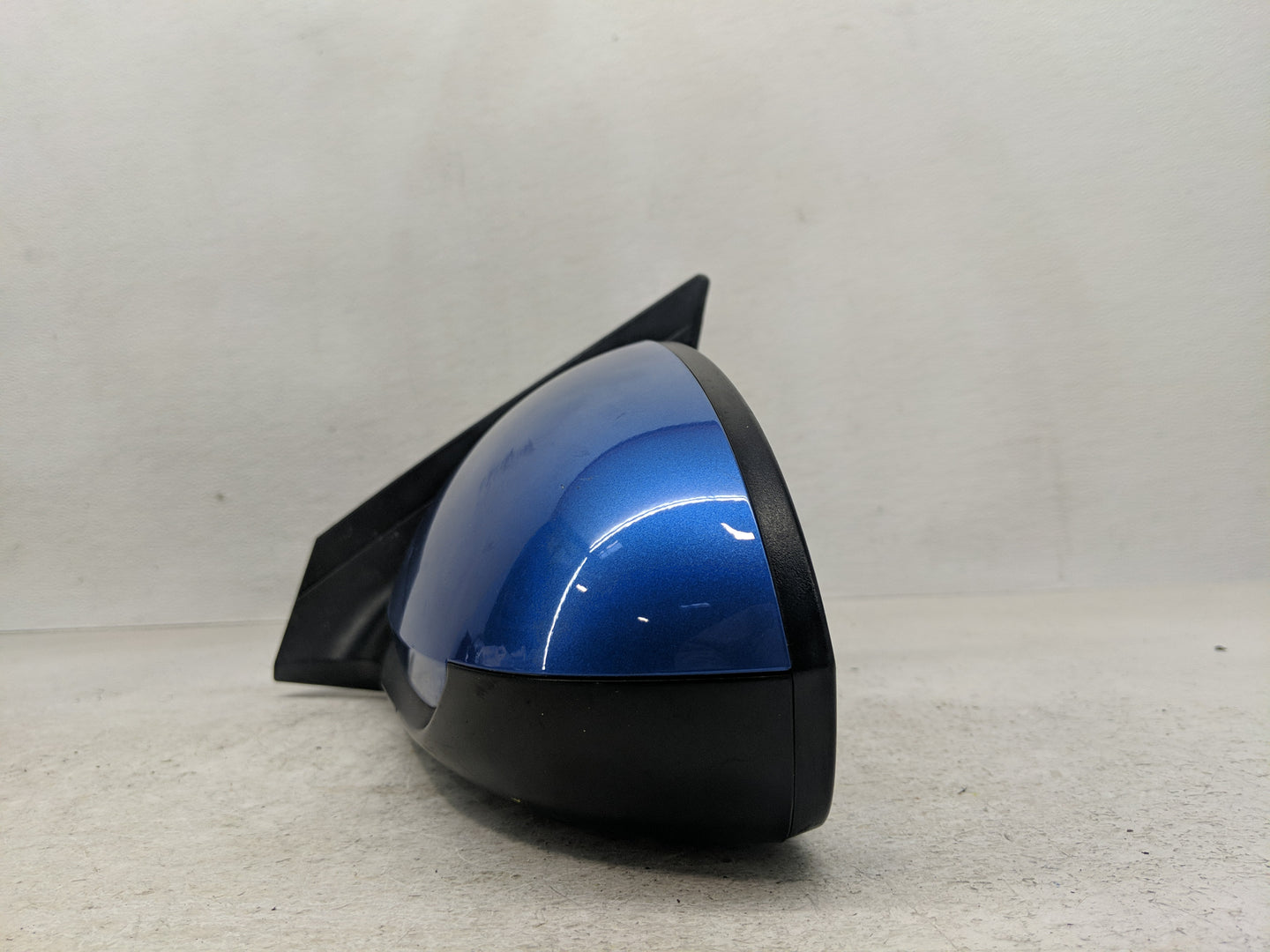 2017-2020 Hyundai Elantra Driver Side View Mirror - Left Door Mirror OEM Used - Oemusedautoparts1.com