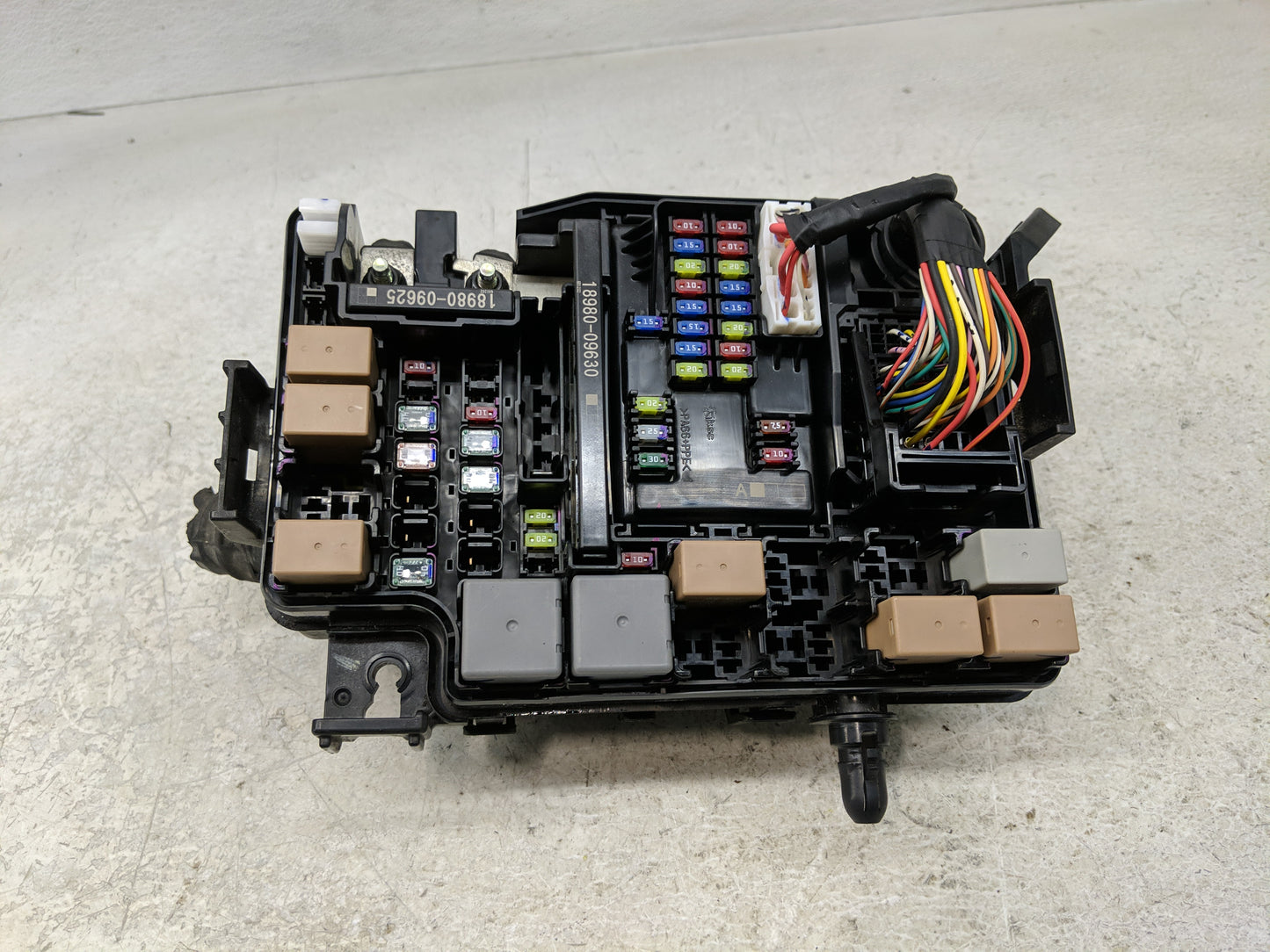 2017 Hyundai Elantra Fusebox Fuse Box Panel Relay Module P/N:91956-F2020 Fits OEM Used Auto Parts - Oemusedautoparts1.com