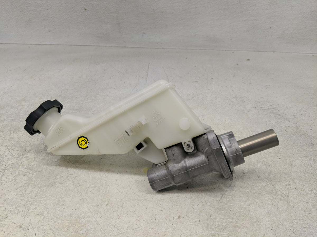 2017-2019 Hyundai Elantra Brake Master Cylinder 1311264 - Oemusedautoparts1.com