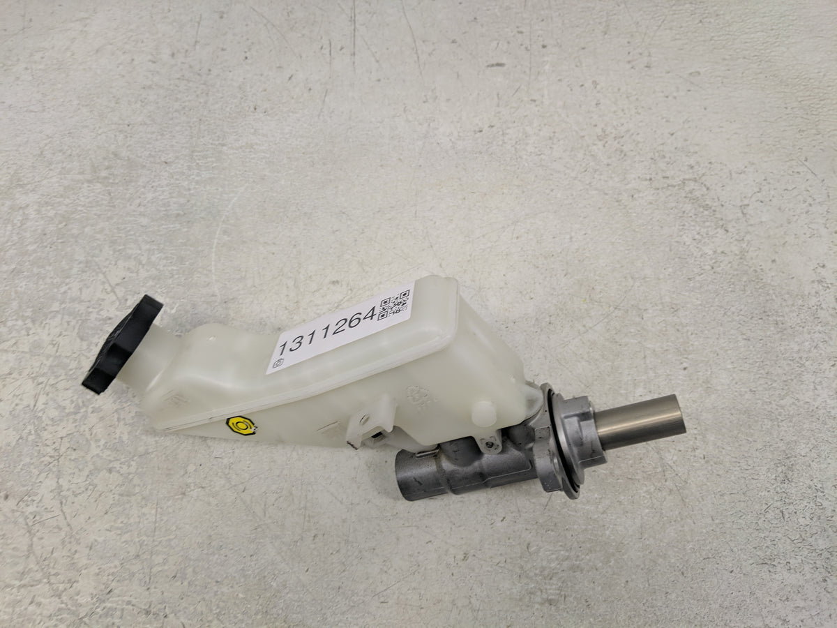 2017-2019 Hyundai Elantra Brake Master Cylinder 1311264 - Oemusedautoparts1.com