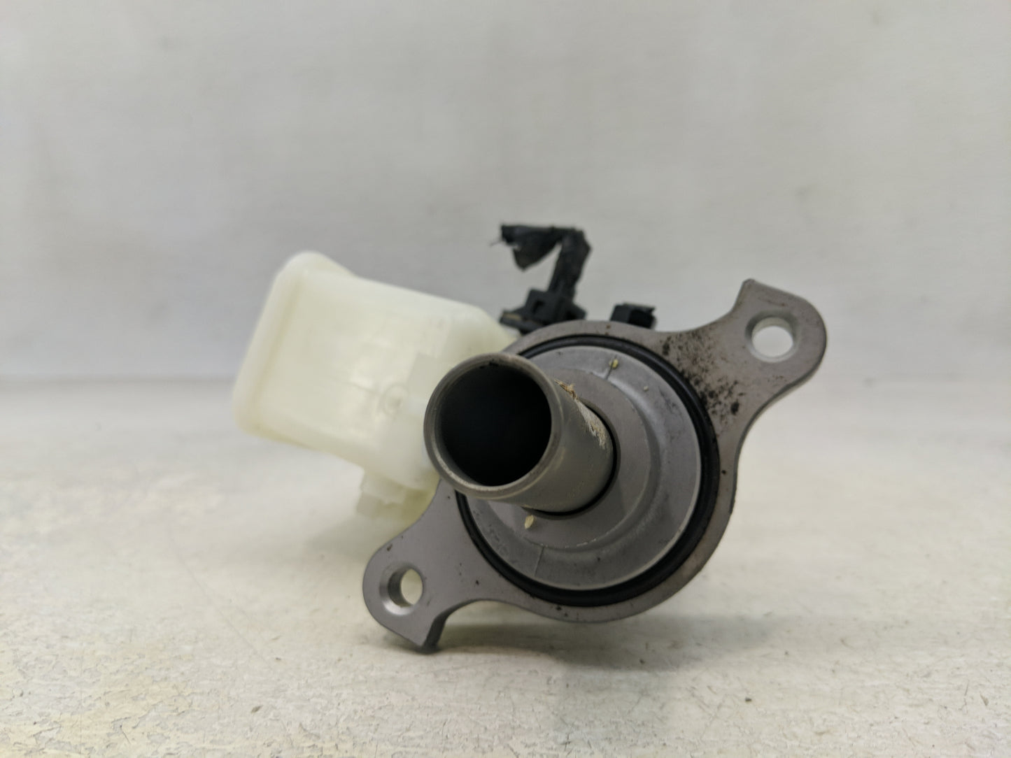 2017-2019 Hyundai Elantra Brake Master Cylinder - Oemusedautoparts1.com