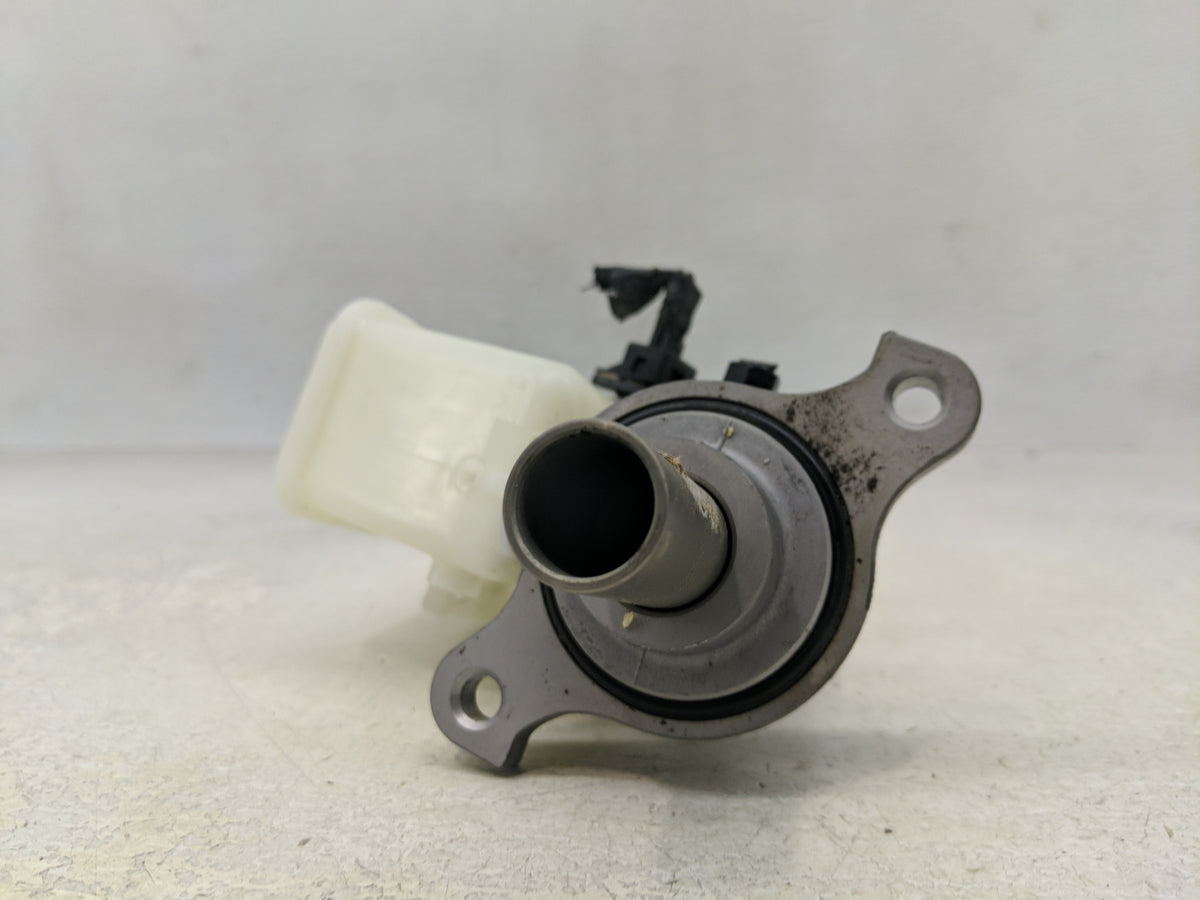 2017-2019 Hyundai Elantra Brake Master Cylinder 1312065 - Oemusedautoparts1.com