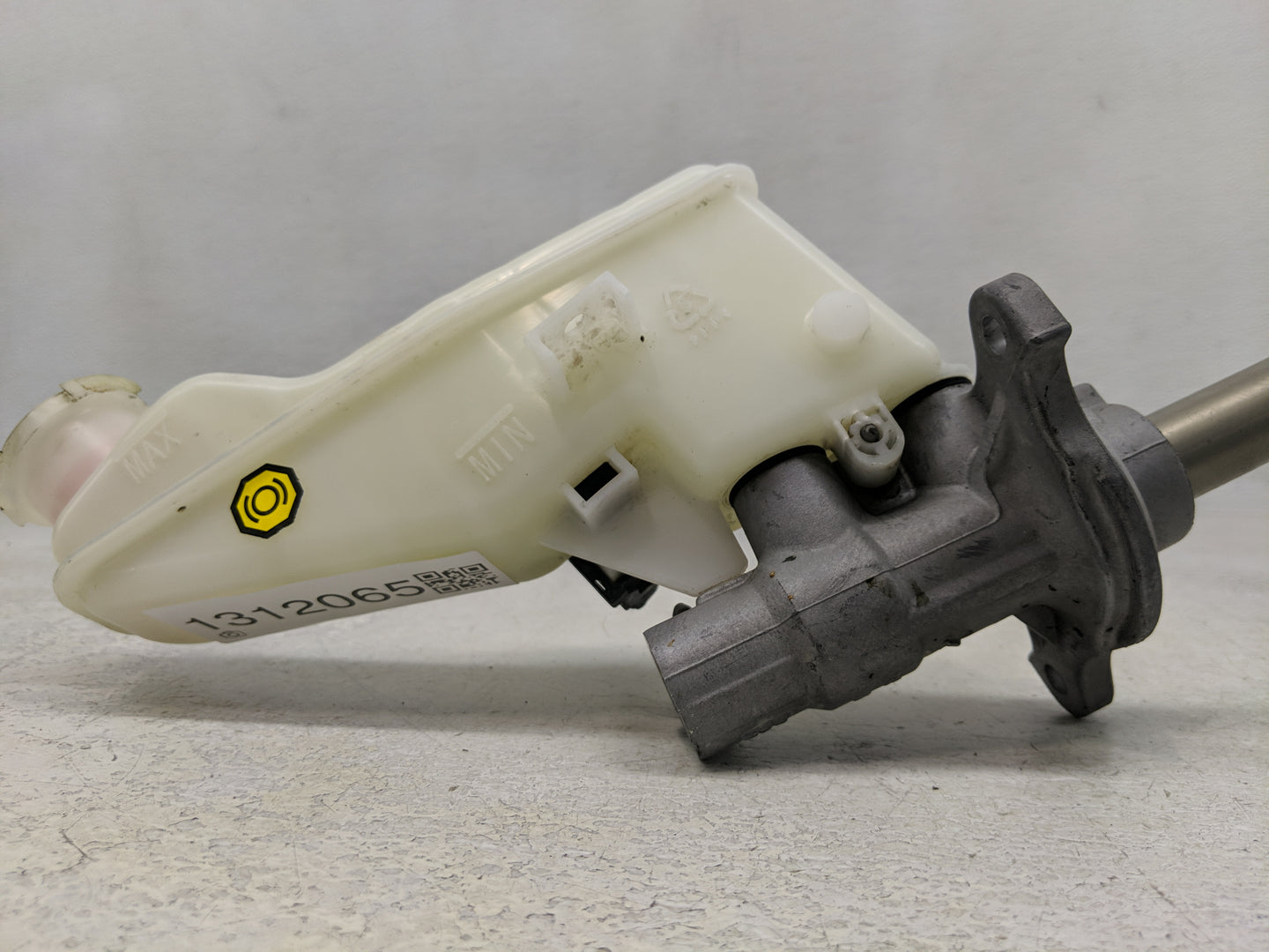 2017-2019 Hyundai Elantra Brake Master Cylinder - Oemusedautoparts1.com