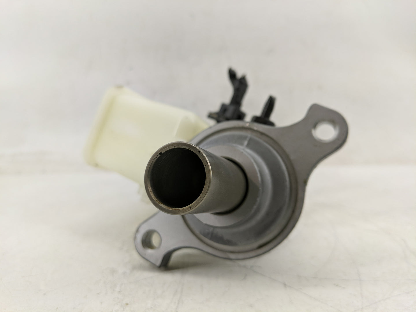 2017-2019 Hyundai Elantra Brake Master Cylinder - Oemusedautoparts1.com