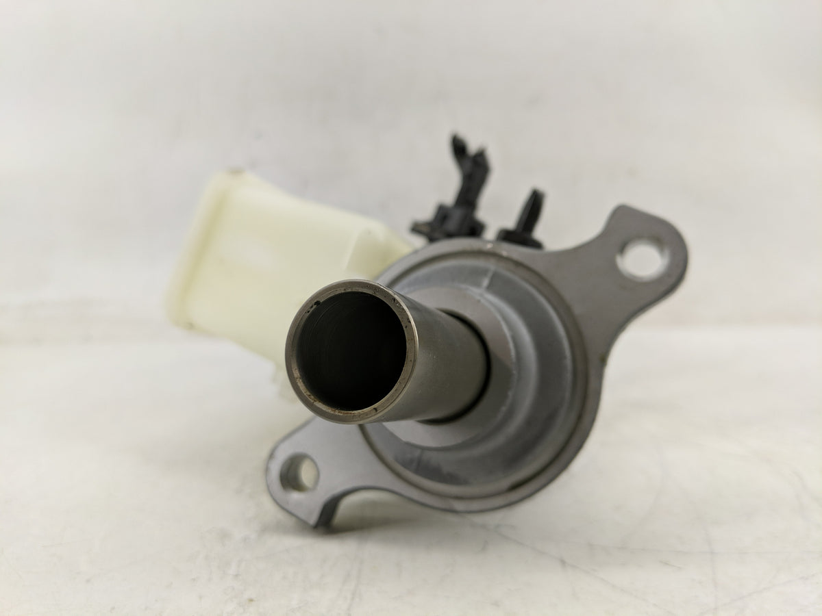 2017-2019 Hyundai Elantra Brake Master Cylinder 1312688 - Oemusedautoparts1.com