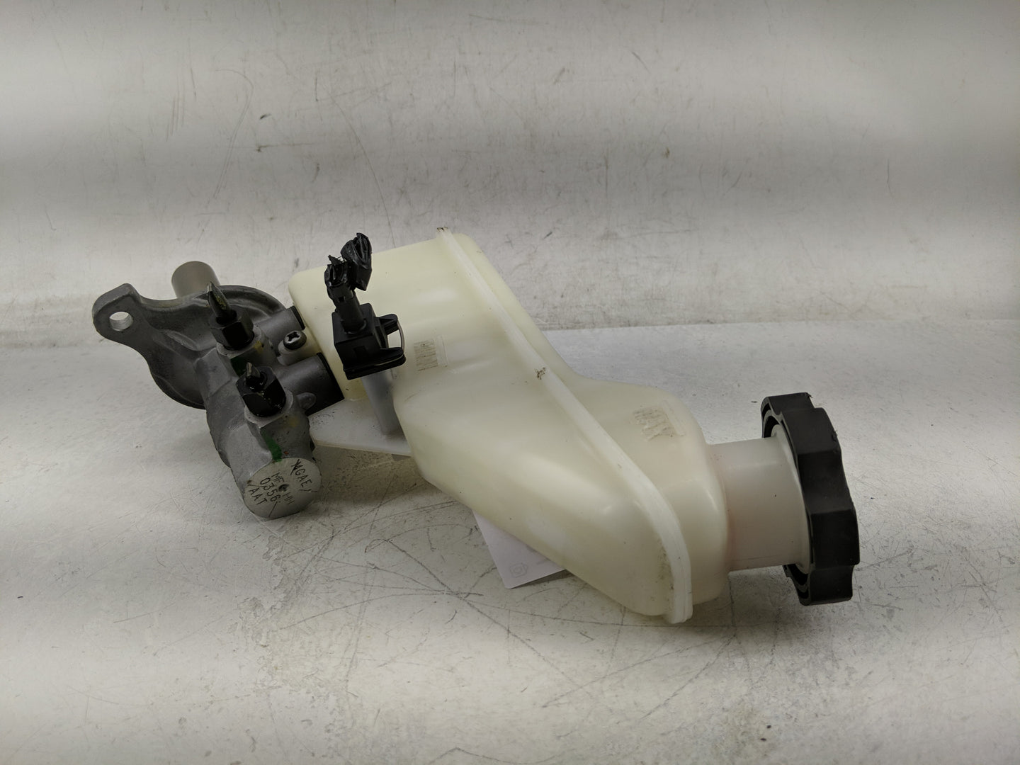2017-2019 Hyundai Elantra Brake Master Cylinder 1312688 - Oemusedautoparts1.com