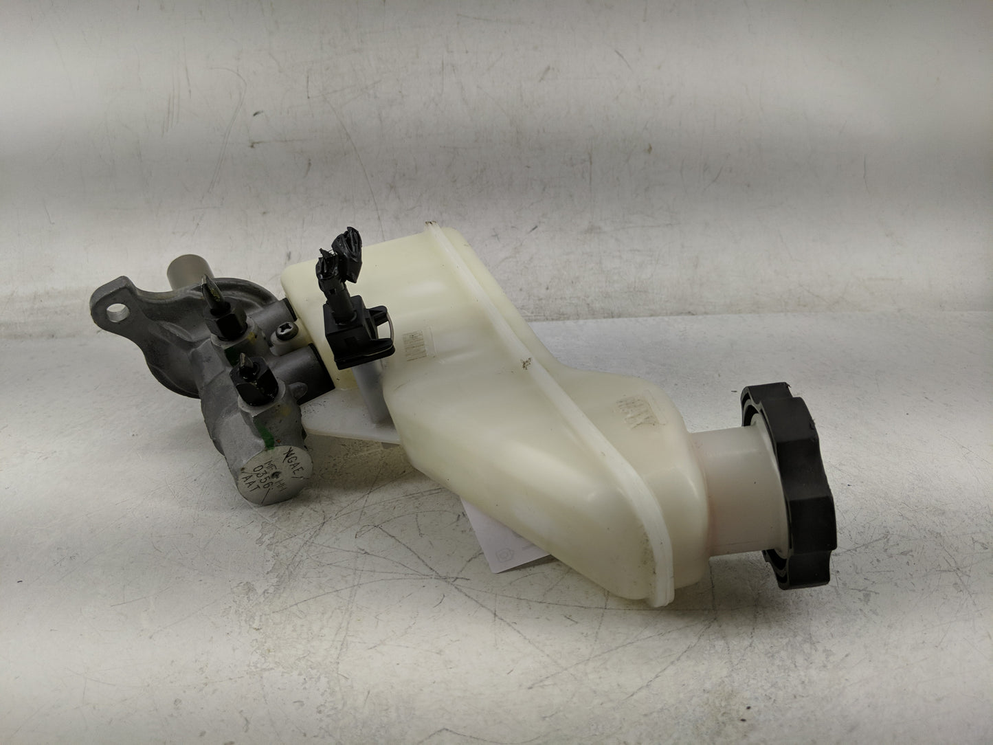 2017-2019 Hyundai Elantra Brake Master Cylinder 1312688 - Oemusedautoparts1.com
