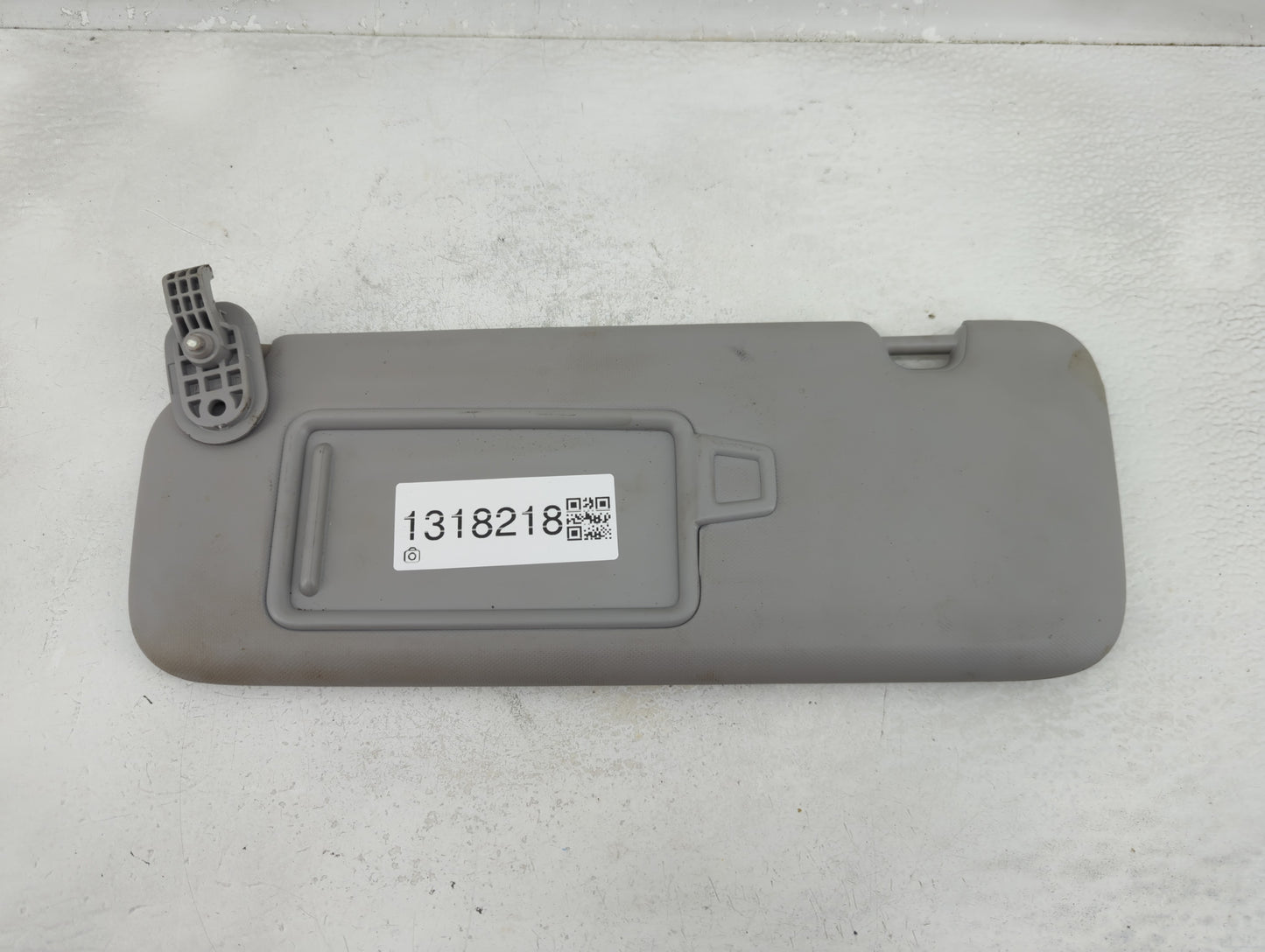 2017-2020 Hyundai Elantra Sun Visor Shade Replacement Driver Left Mirror Fits Fits 2017 2018 2019 2020 OEM Used Auto Parts -