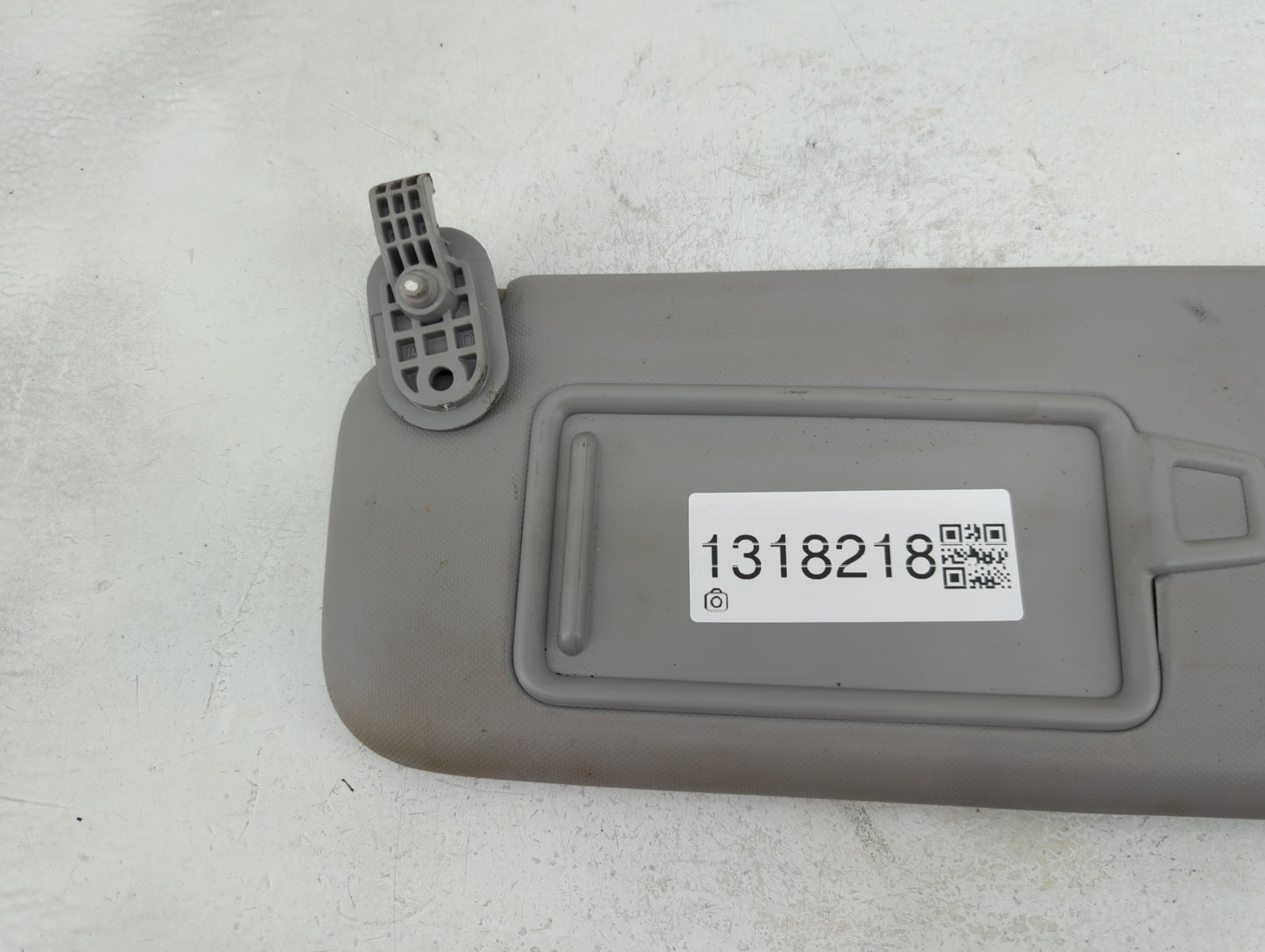 2017-2020 Hyundai Elantra Sun Visor Shade Replacement Driver Left Mirror Fits Fits 2017 2018 2019 2020 OEM Used Auto Parts -