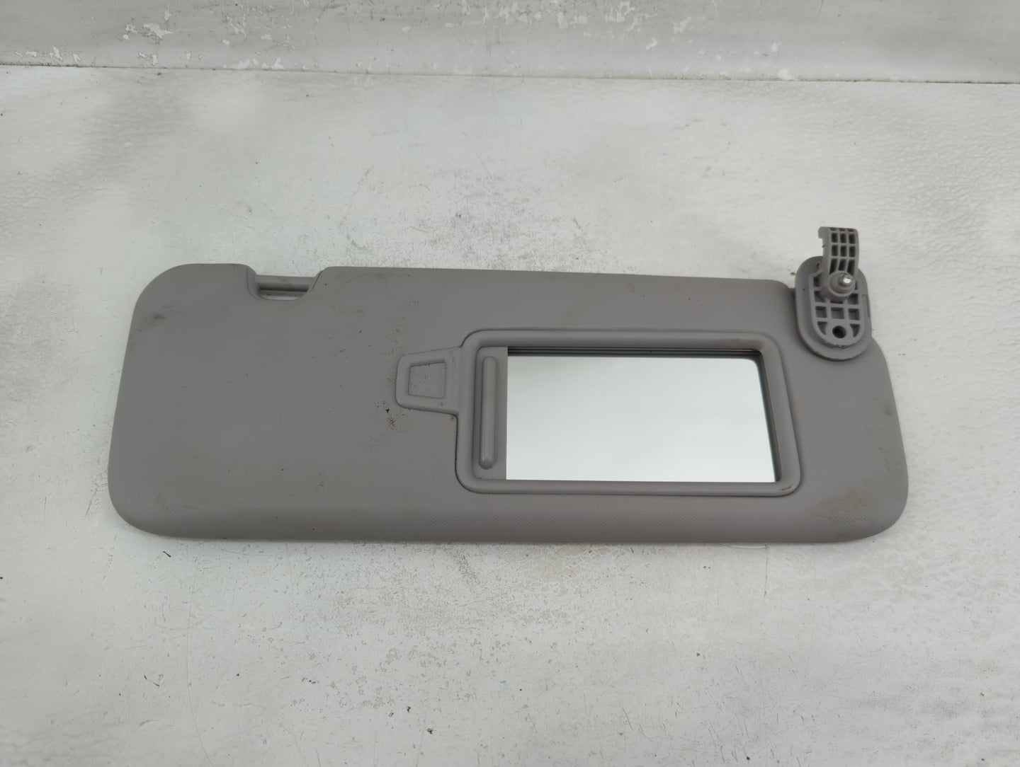 2017-2020 Hyundai Elantra Sun Visor Shade Replacement Passenger Right Mirror Fits Fits 2017 2018 2019 2020 OEM Used Auto Par